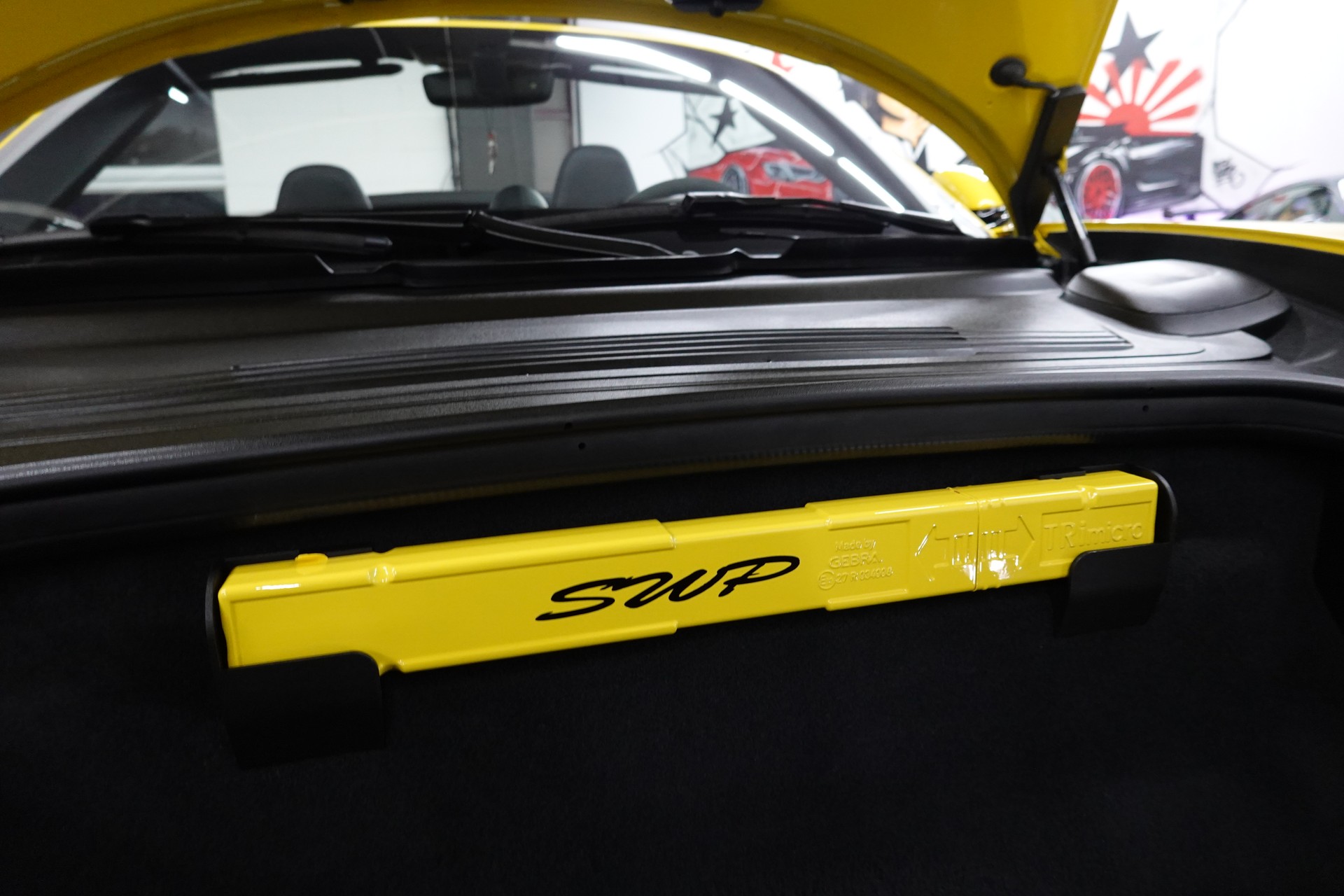 PORSCHE 911 TURBO S CABRIO PDK CH- FZ - RACING GELB - TECHART-image-5