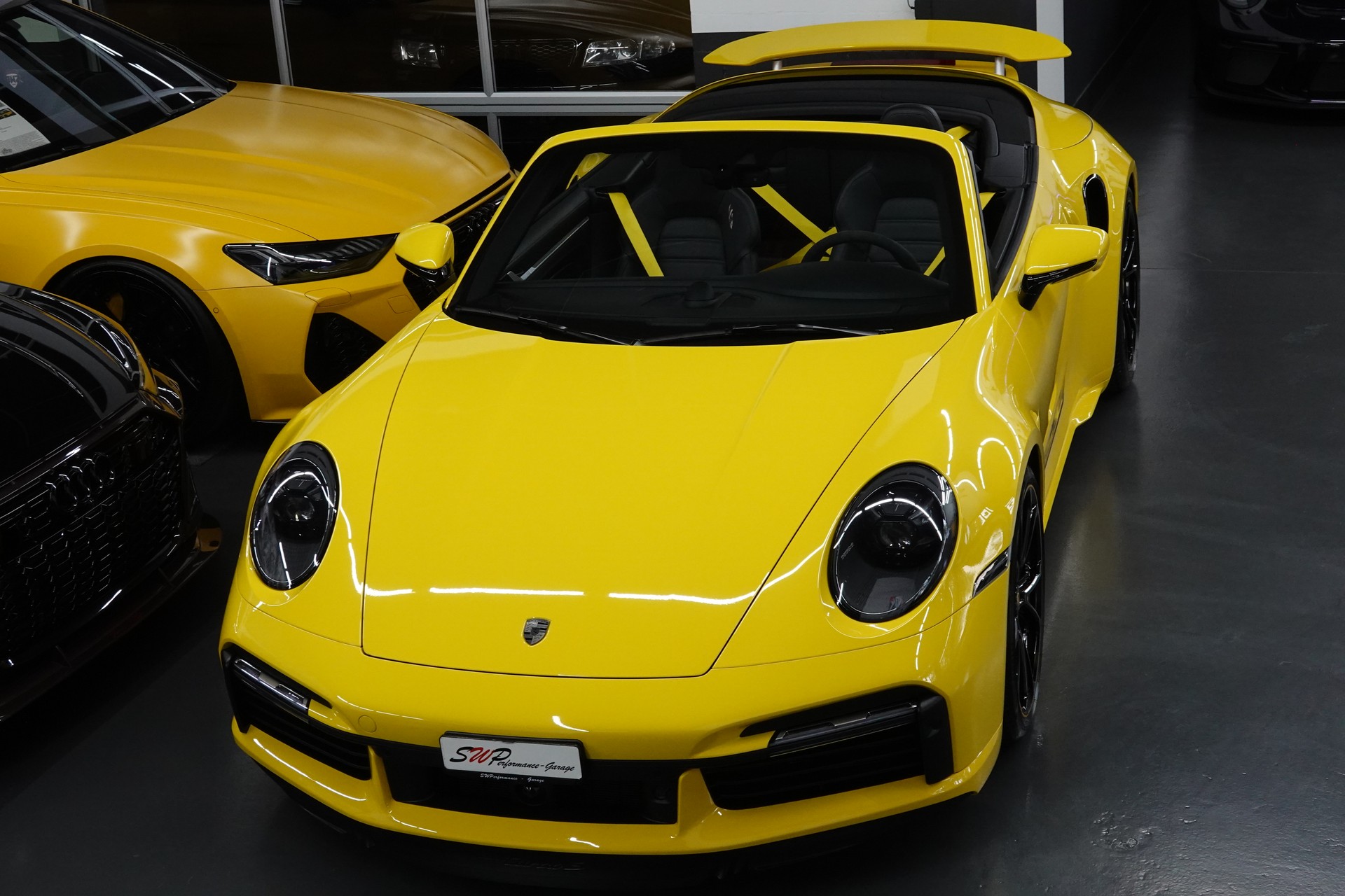 PORSCHE 911 TURBO S CABRIO PDK CH- FZ - RACING GELB - TECHART-image-2