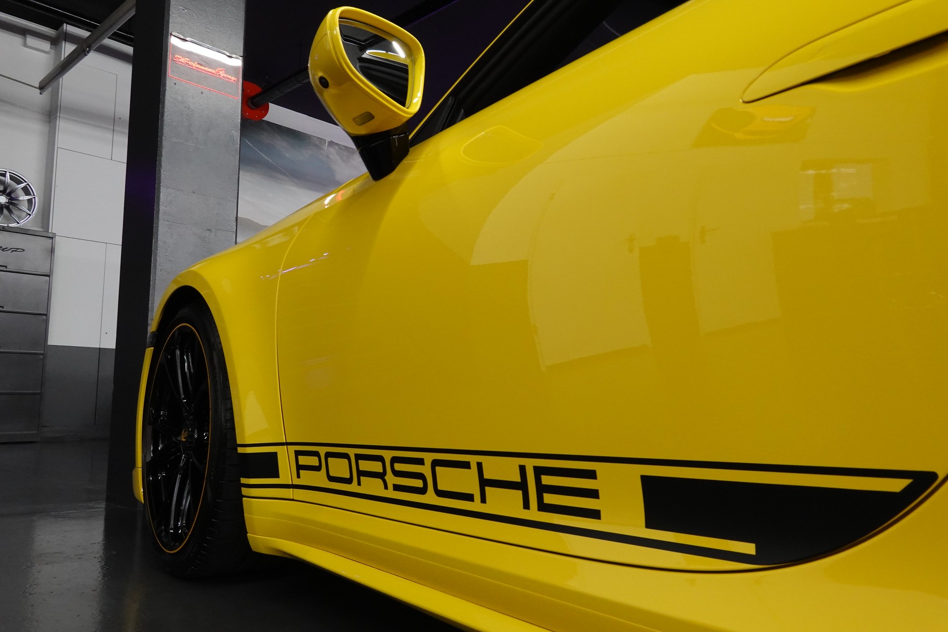 PORSCHE 911 TURBO S CABRIO PDK CH- FZ - RACING GELB - TECHART-image-10