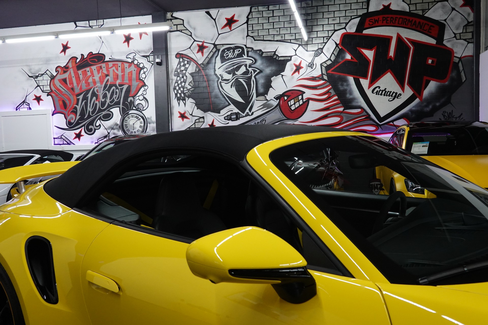 PORSCHE 911 TURBO S CABRIO PDK CH- FZ - RACING GELB - TECHART-image-56
