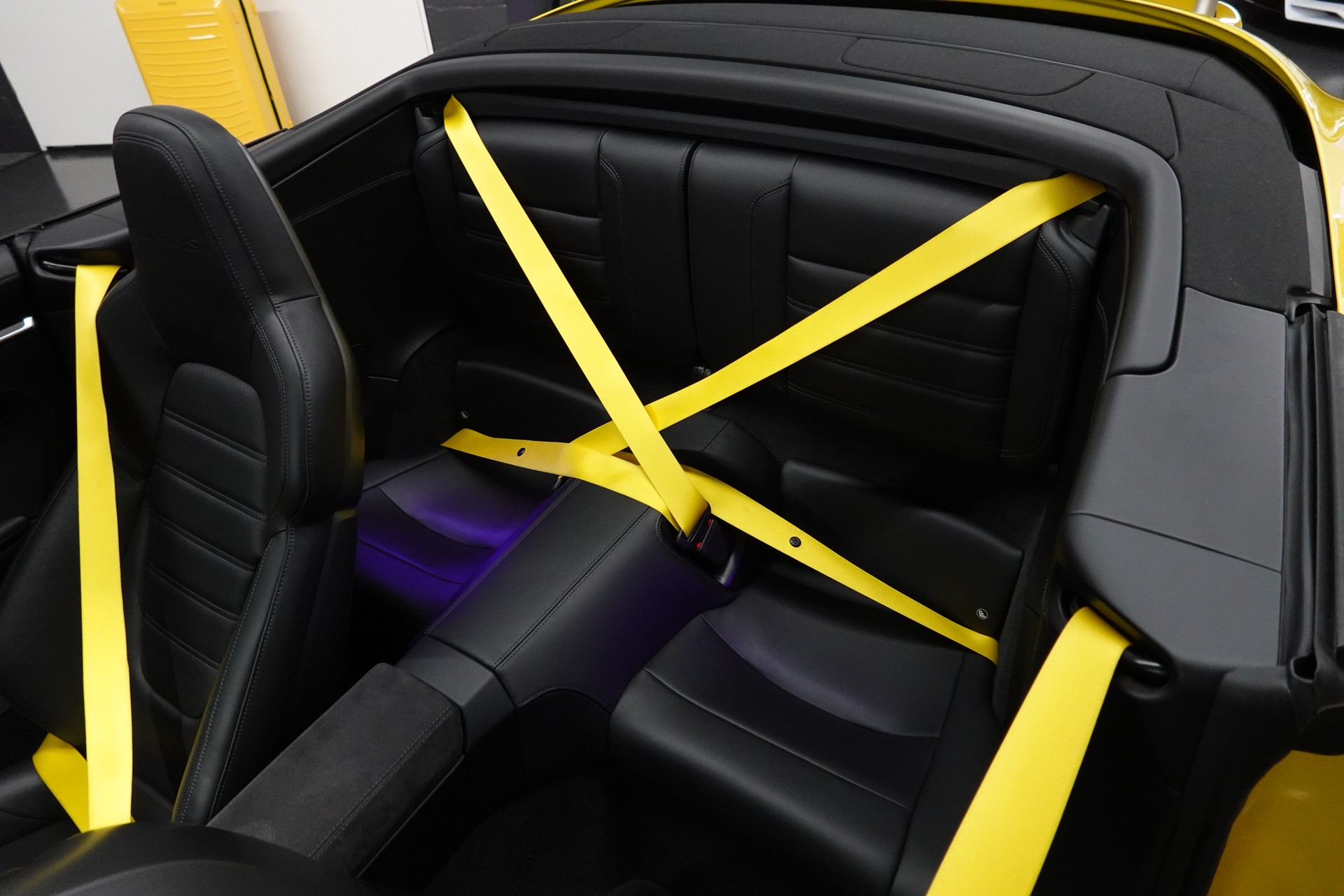 PORSCHE 911 TURBO S CABRIO PDK CH- FZ - RACING GELB - TECHART-image-43