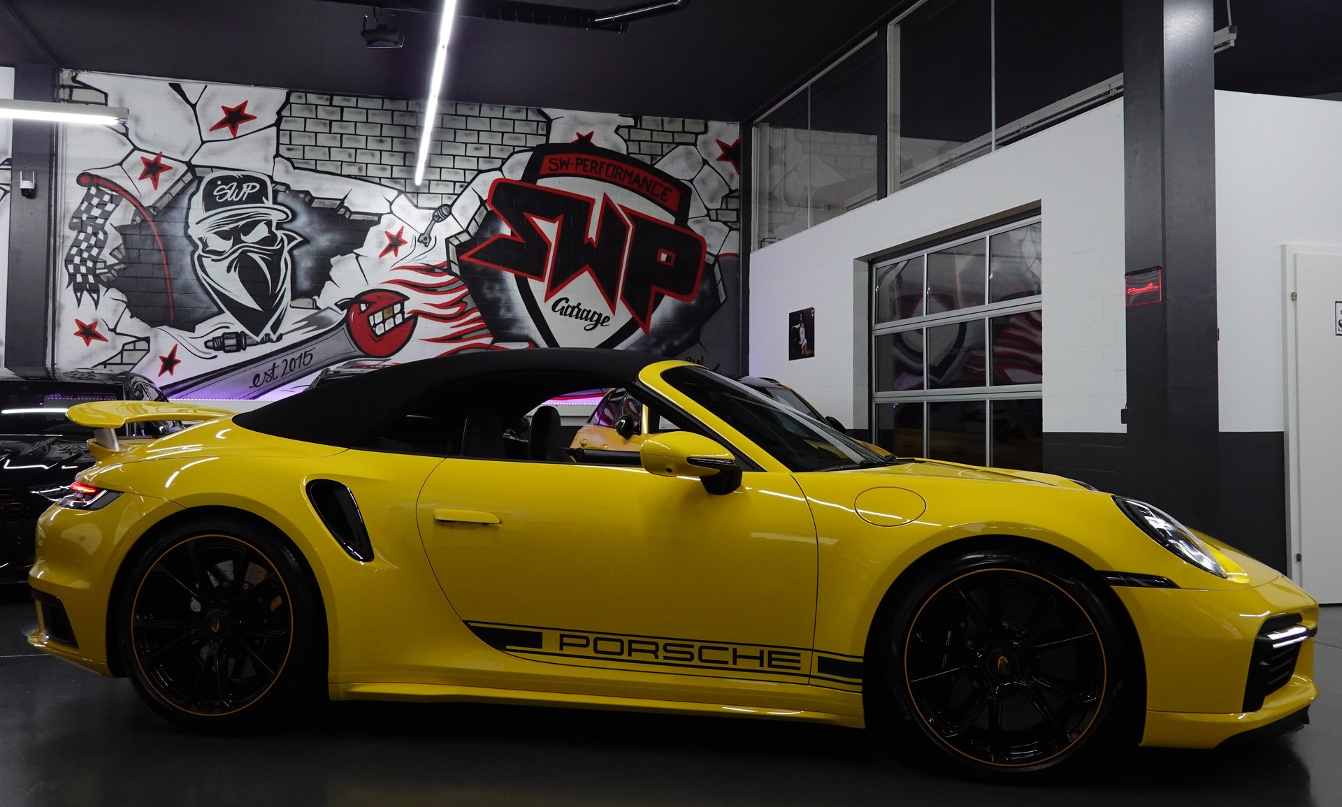 PORSCHE 911 TURBO S CABRIO PDK CH- FZ - RACING GELB - TECHART-image-55
