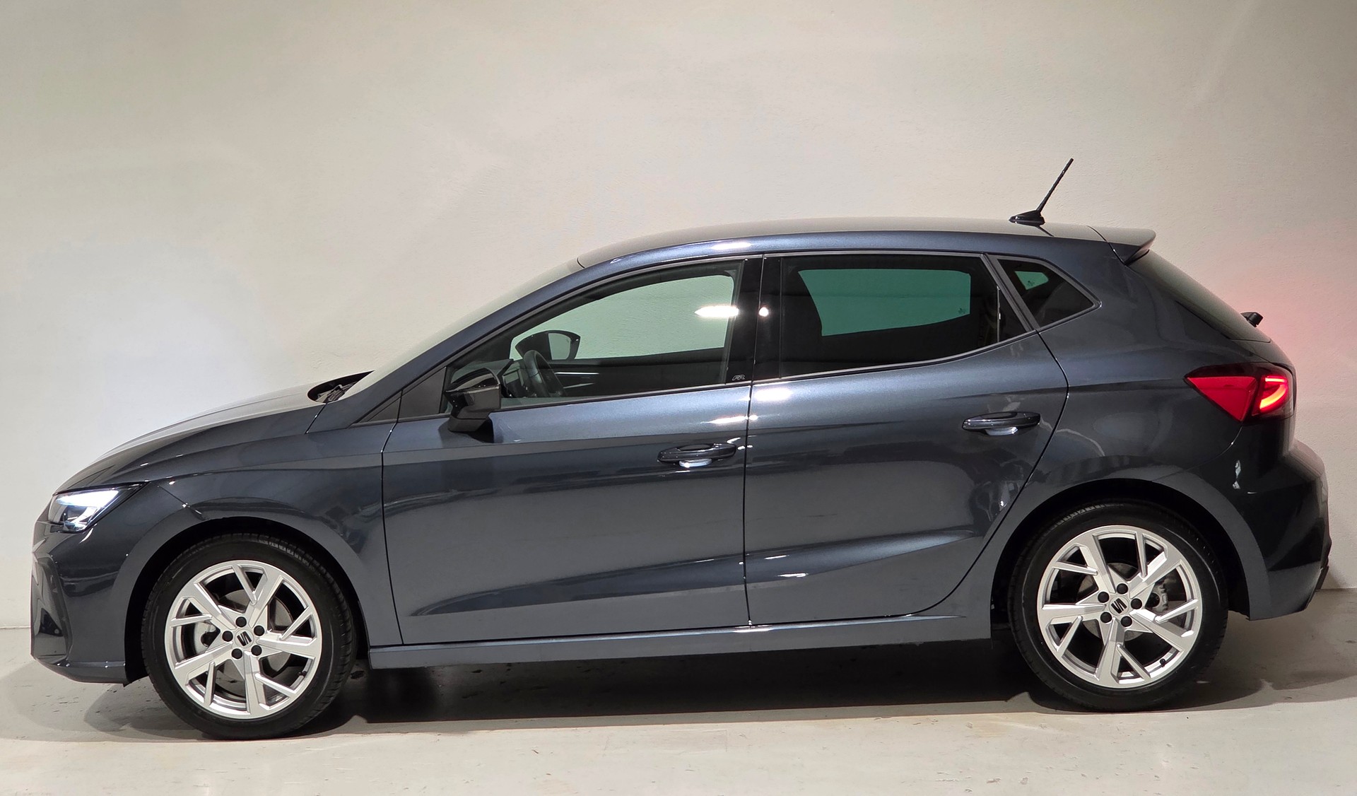 SEAT Ibiza 1.0 EcoTSI FR DSG-image-1
