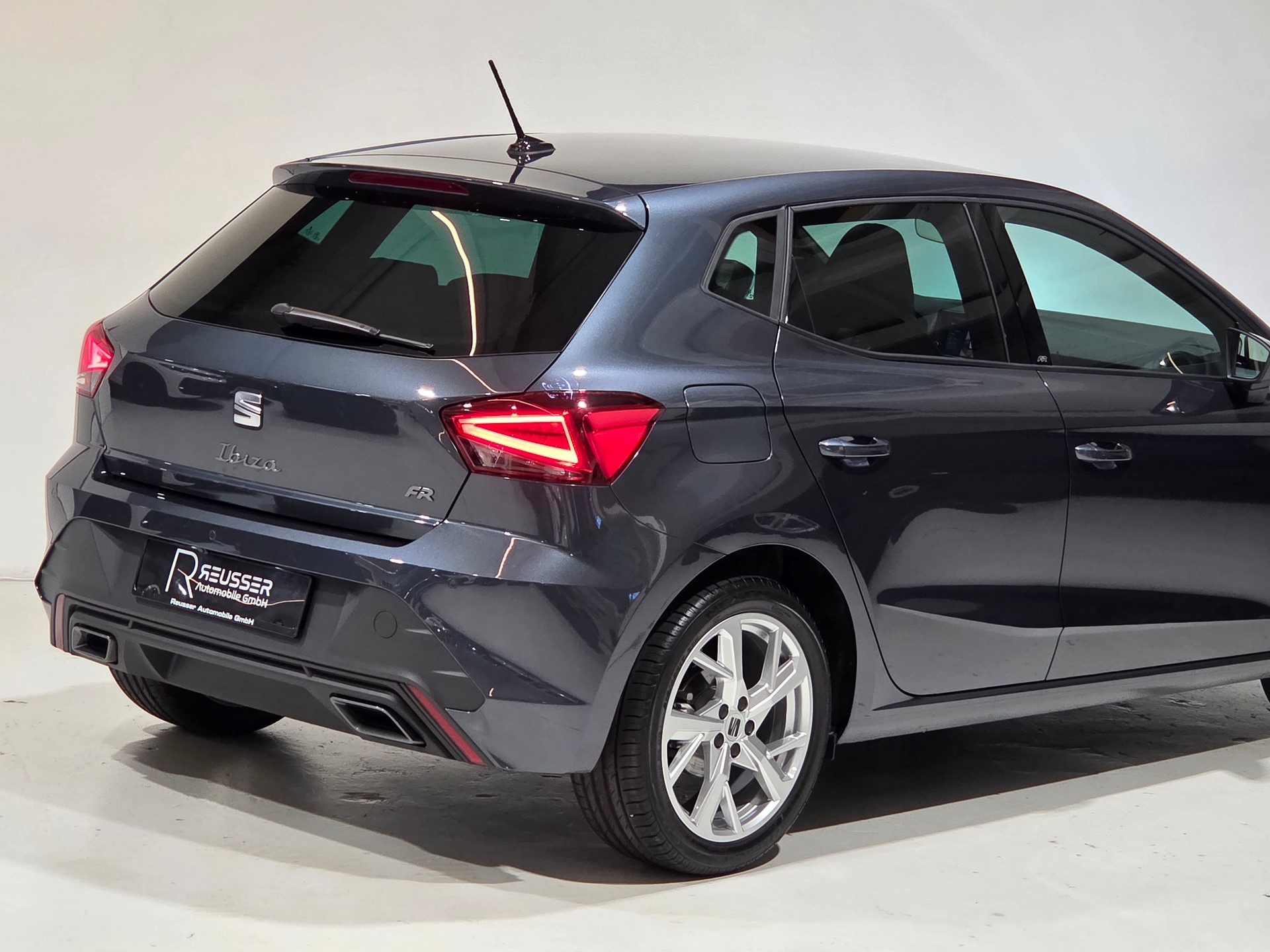 SEAT Ibiza 1.0 EcoTSI FR DSG-image-24