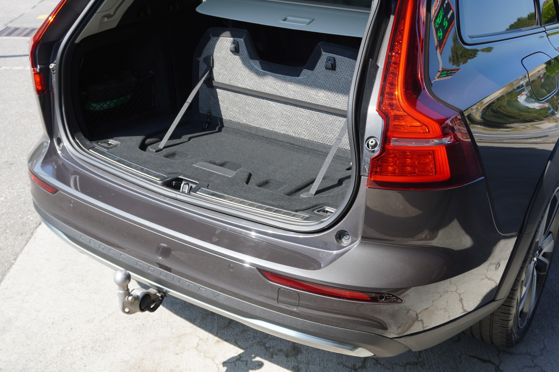 VOLVO V60 Cross Country B5 Mild Hybrid Ultimate AWD Geartronic-image-6