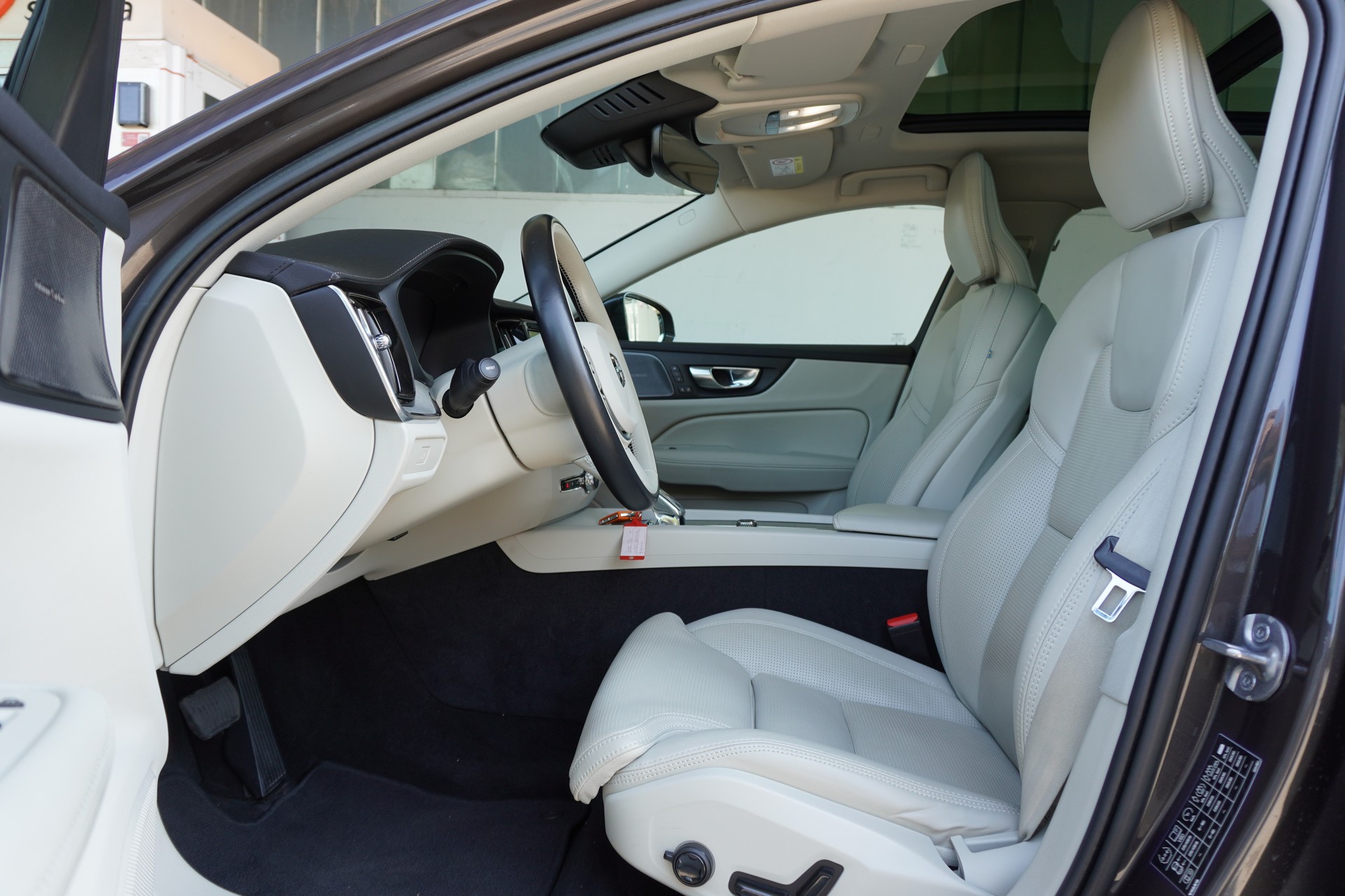 VOLVO V60 Cross Country B5 Mild Hybrid Ultimate AWD Geartronic-image-9