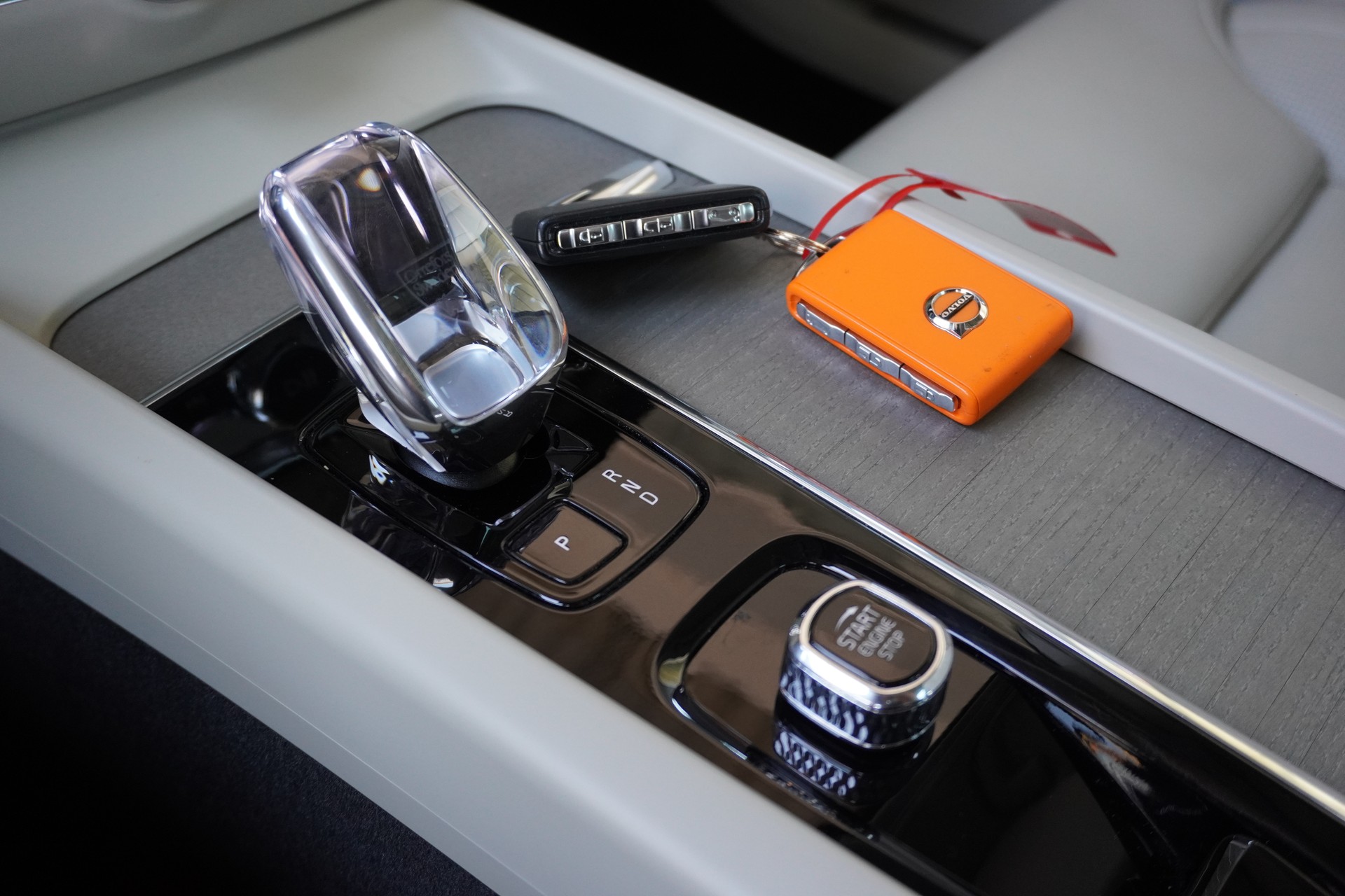 VOLVO V60 Cross Country B5 Mild Hybrid Ultimate AWD Geartronic-image-13
