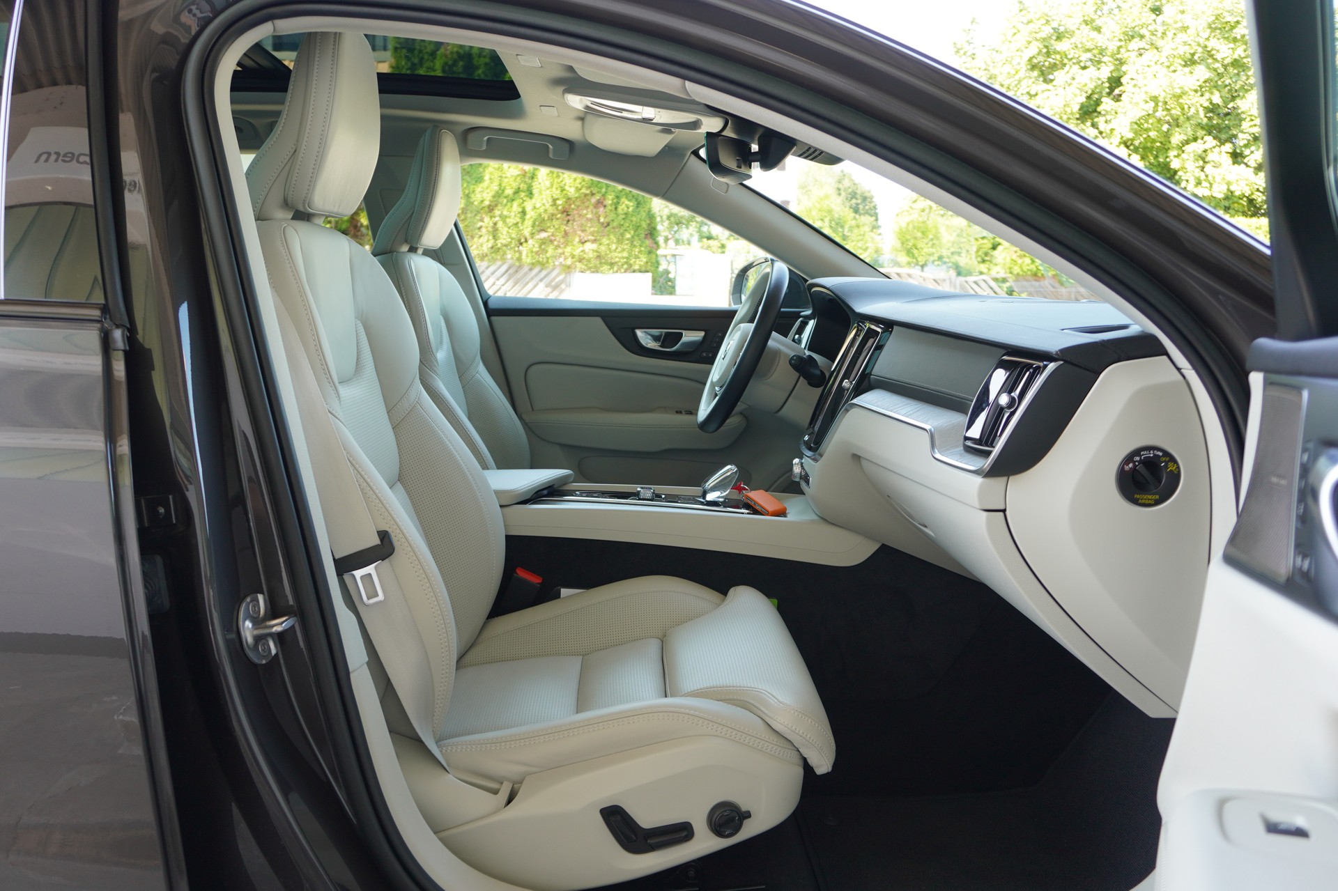VOLVO V60 Cross Country B5 Mild Hybrid Ultimate AWD Geartronic-image-14
