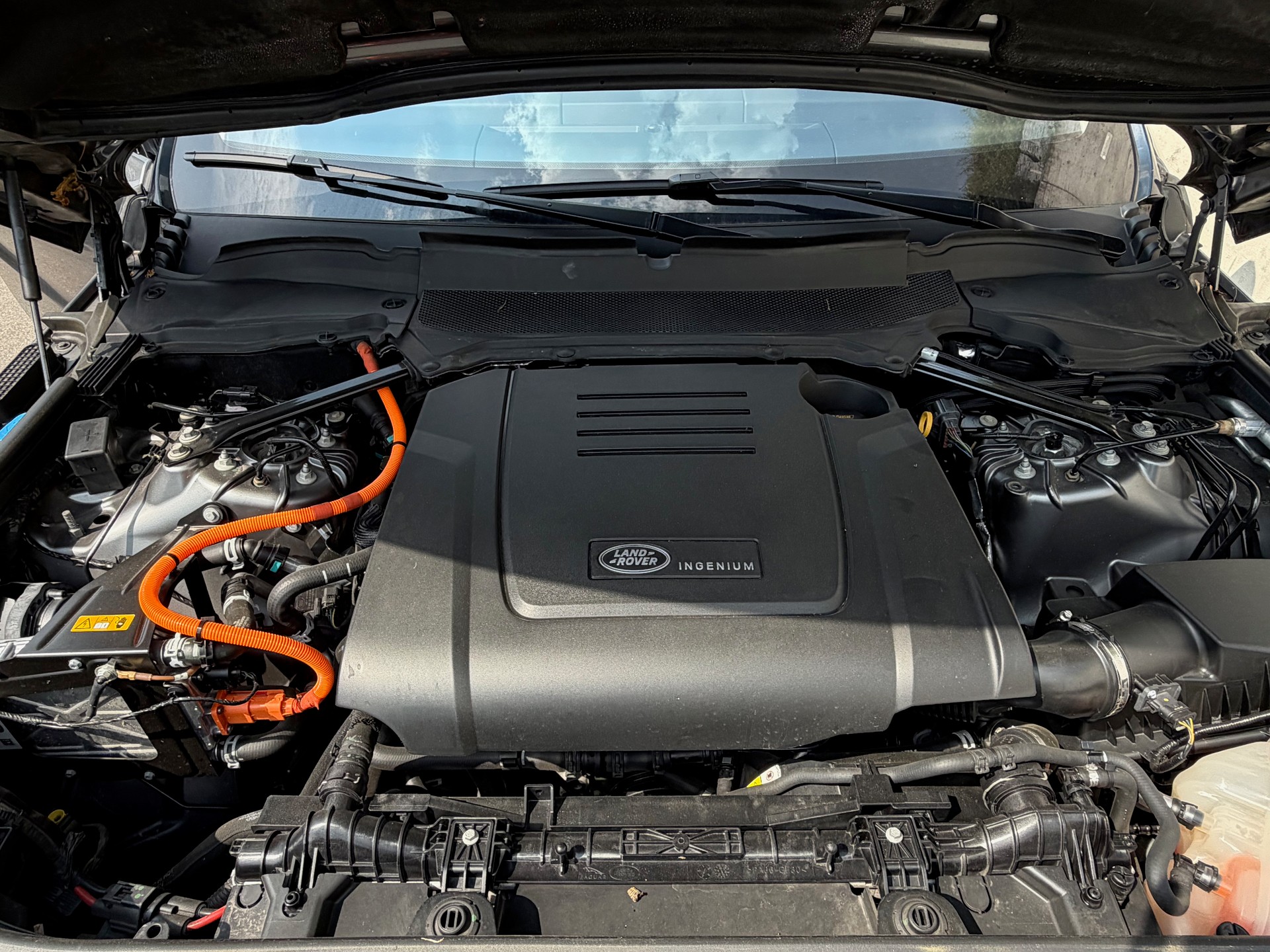 LAND ROVER 2.0 P400e HSE-image-5