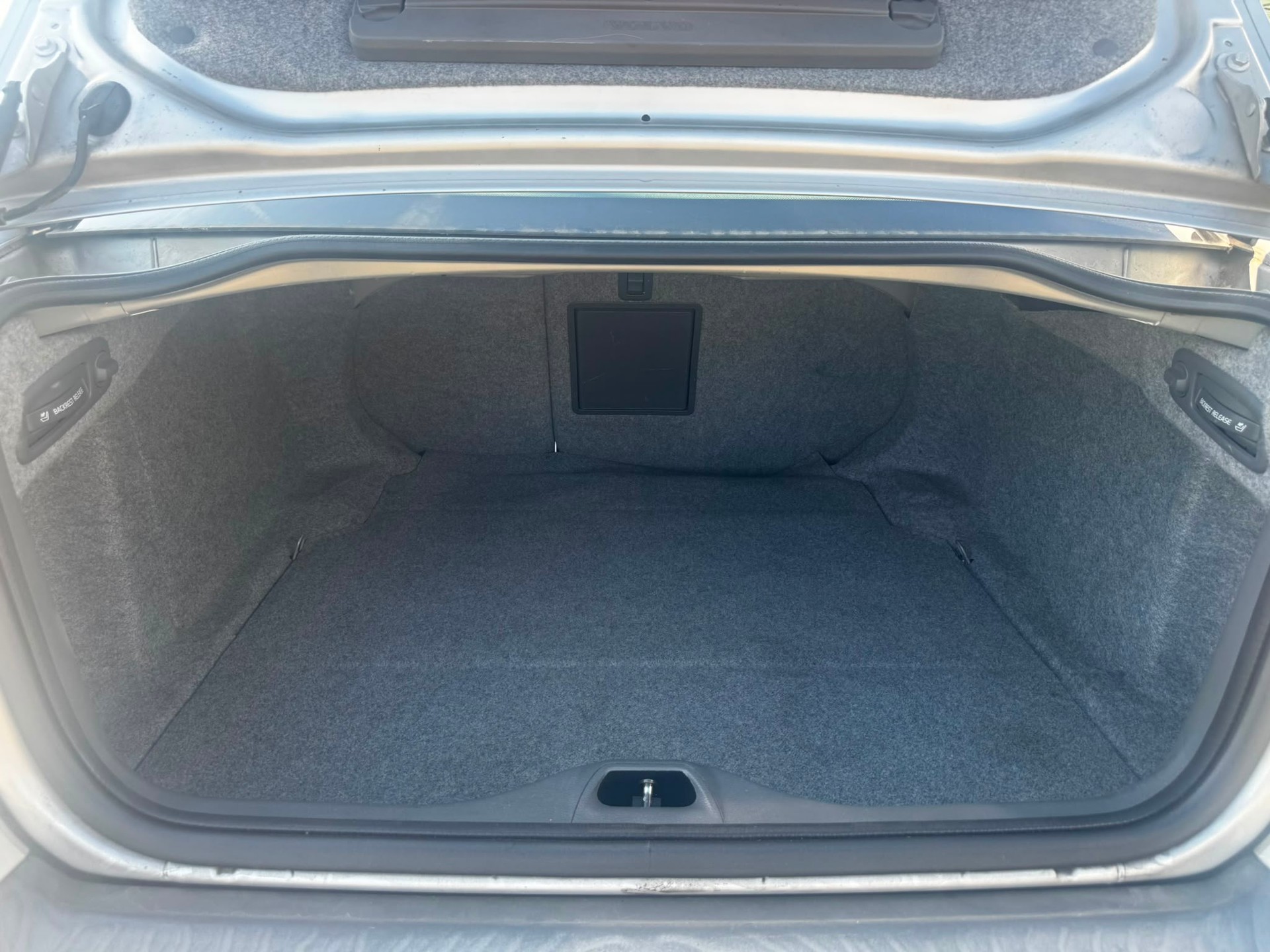 VOLVO S60 2.5T-image-11