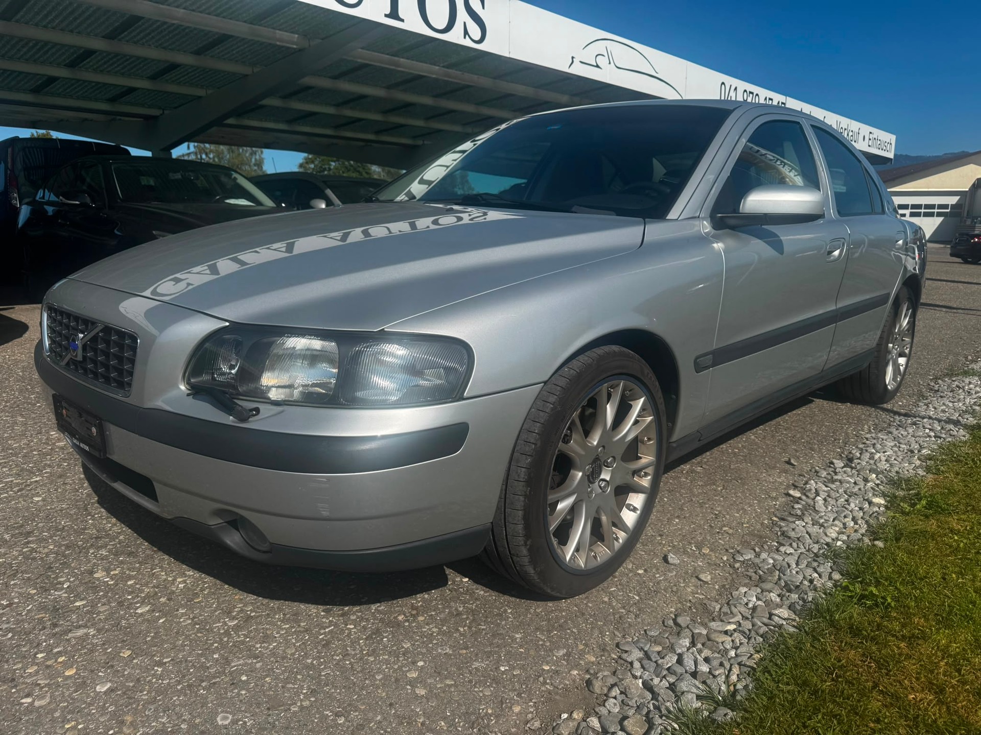VOLVO S60 2.5T-image-0