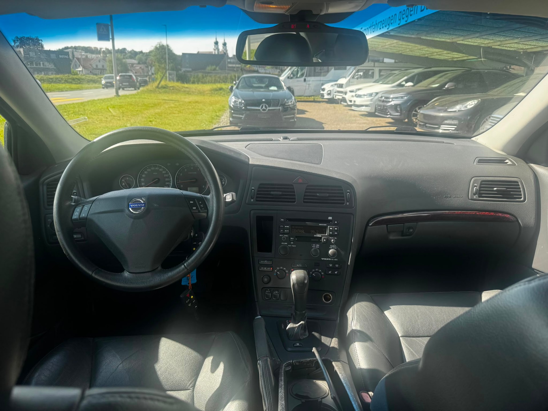 VOLVO S60 2.5T-image-9