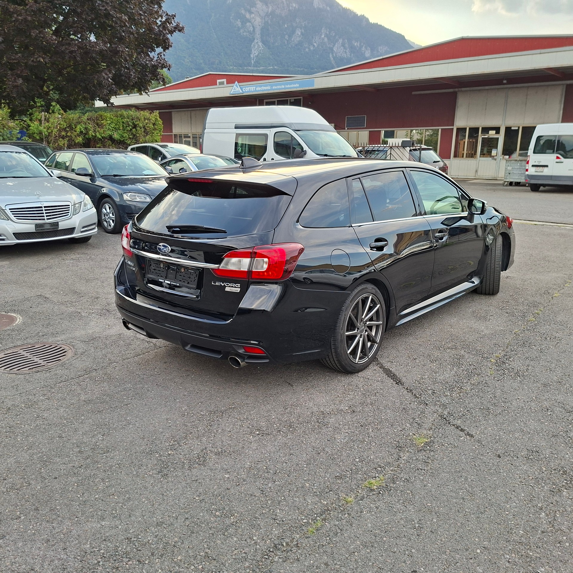 SUBARU Levorg 1.6 GT-S Luxury S AWD Lineartronic-image-3