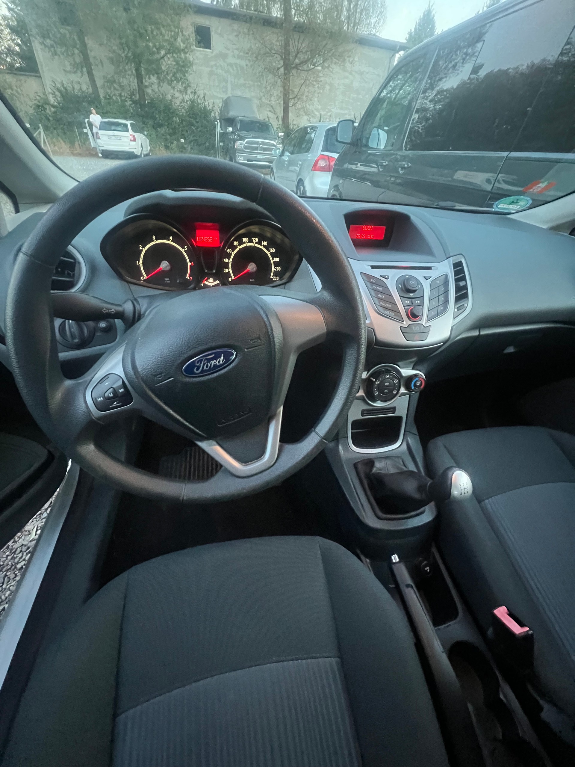 FORD Fiesta 1.25 16V Ambiente-image-4