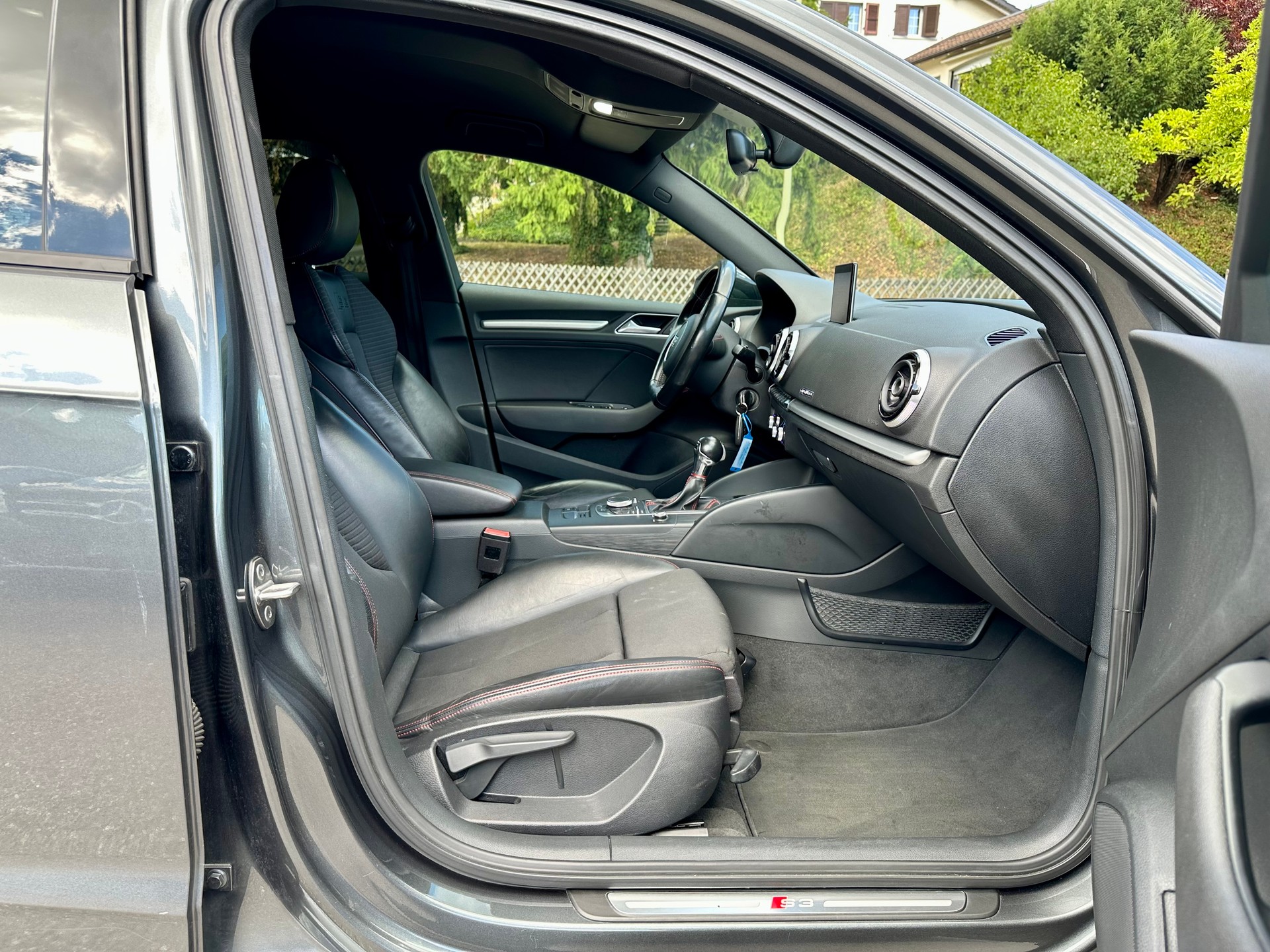 AUDI S3 Sportback 2.0 TFSI quattro S-tronic-image-11