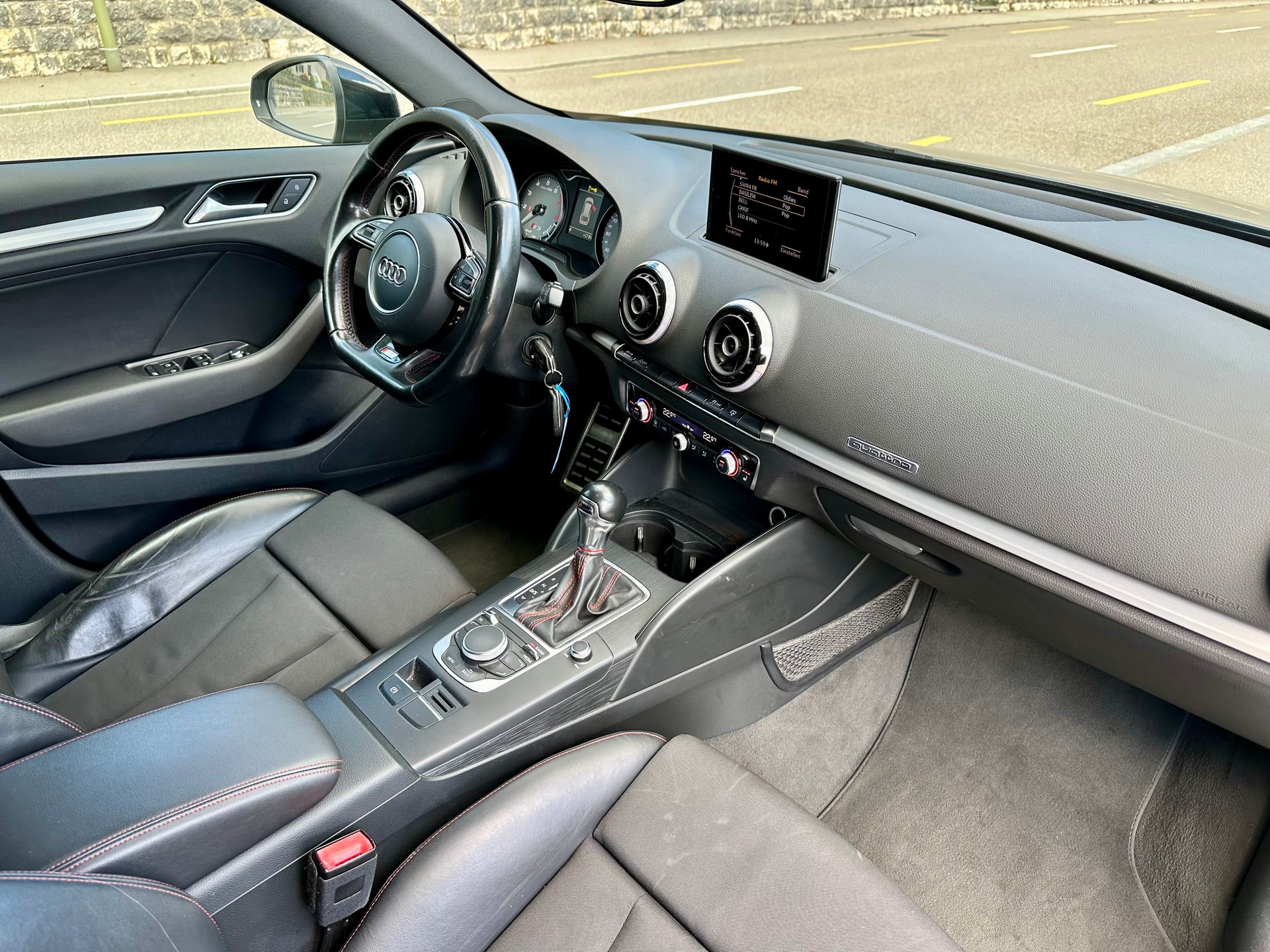 AUDI S3 Sportback 2.0 TFSI quattro S-tronic-image-10