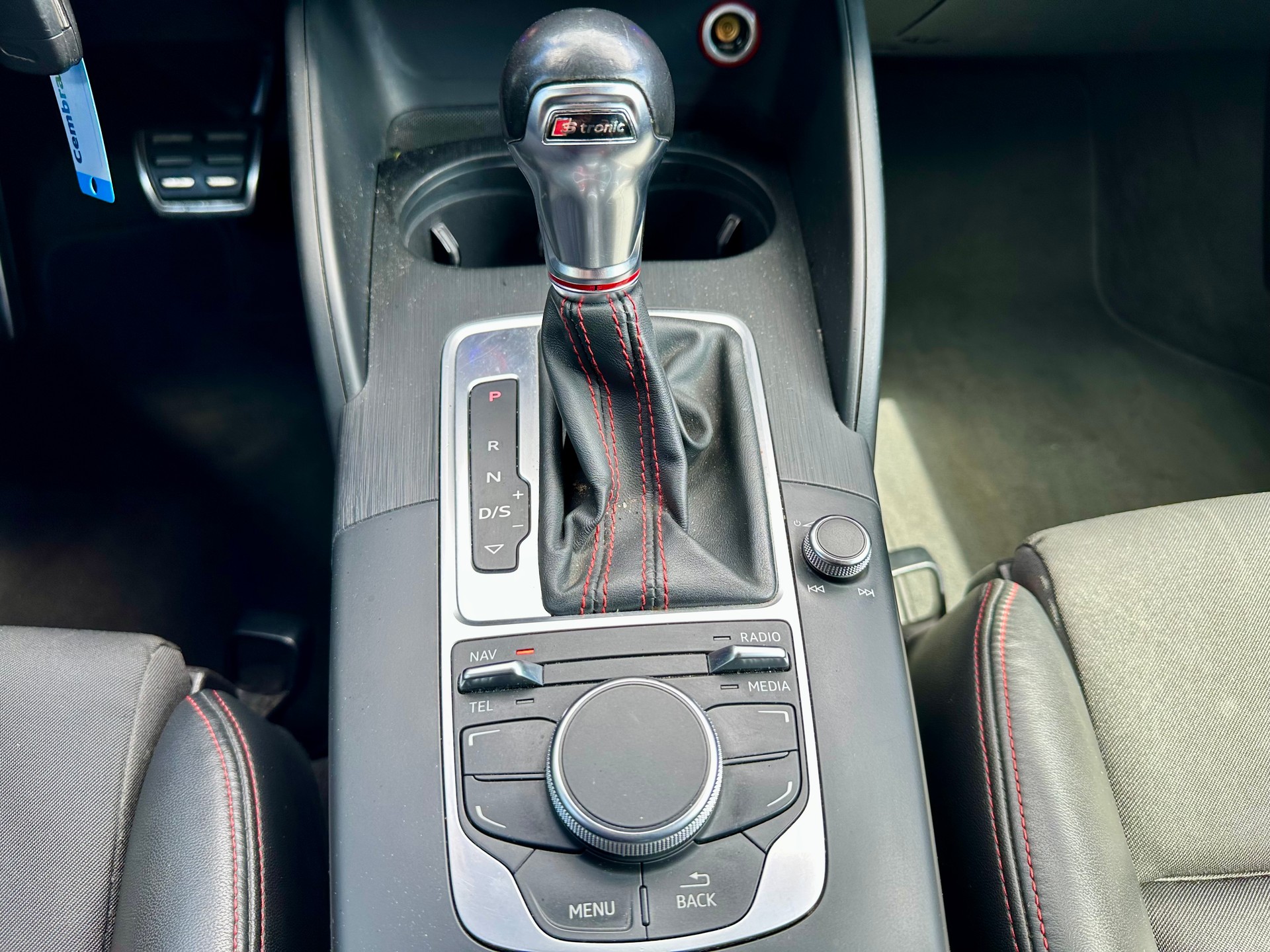 AUDI S3 Sportback 2.0 TFSI quattro S-tronic-image-19