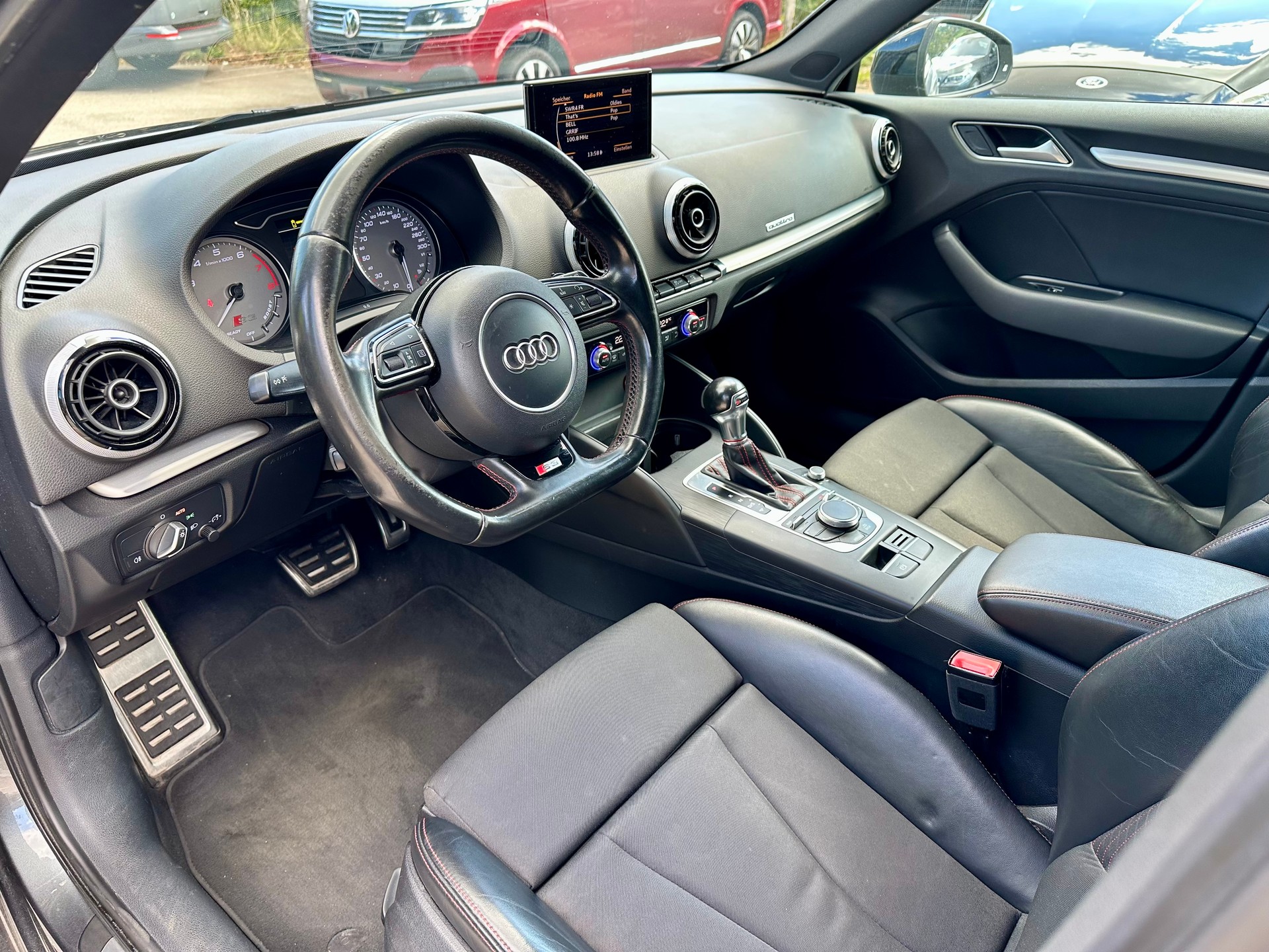 AUDI S3 Sportback 2.0 TFSI quattro S-tronic-image-8