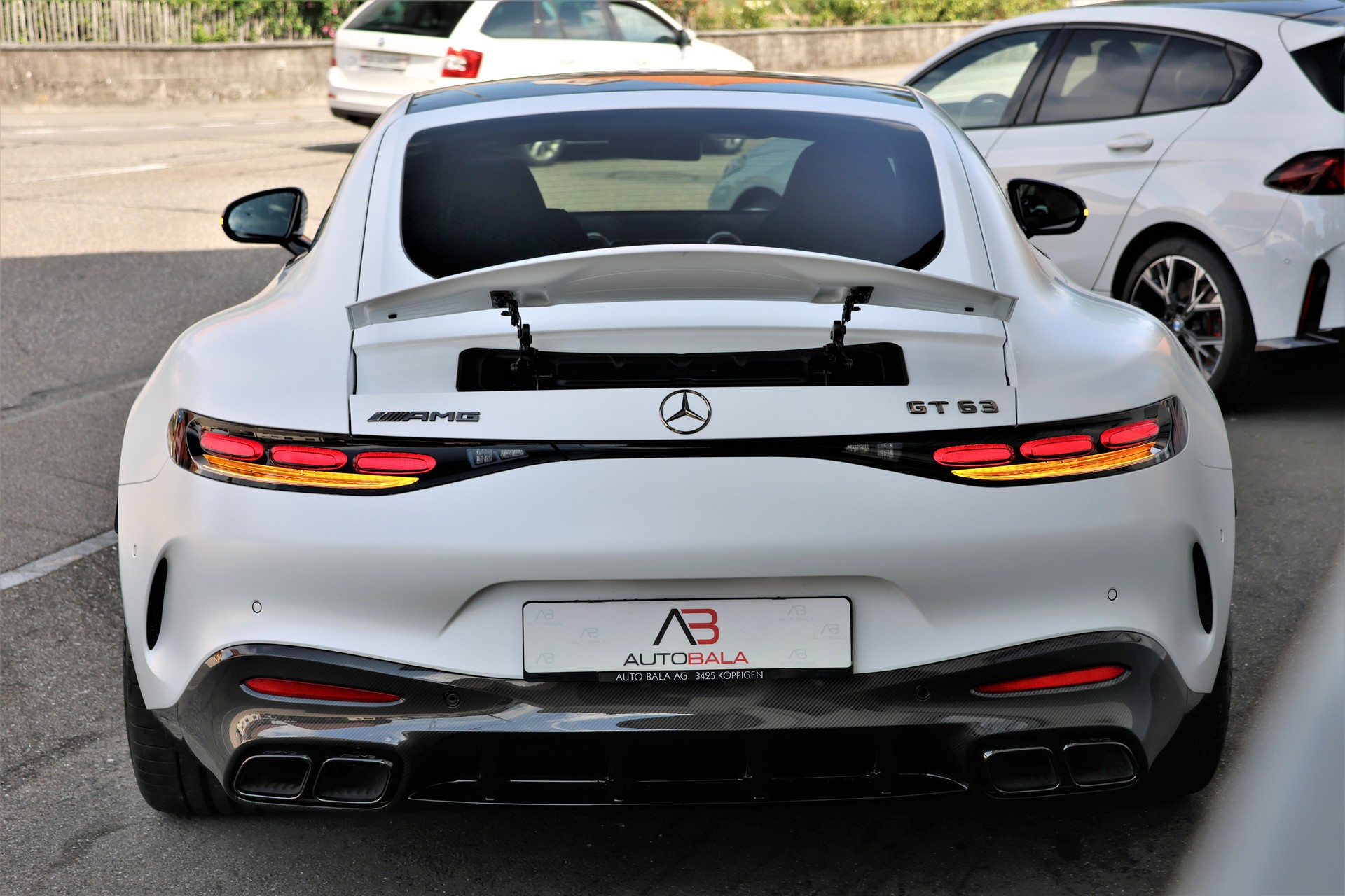 MERCEDES-BENZ AMG GT 63 4Matic+ Executive Edition (CH) *Magno White*-image-9