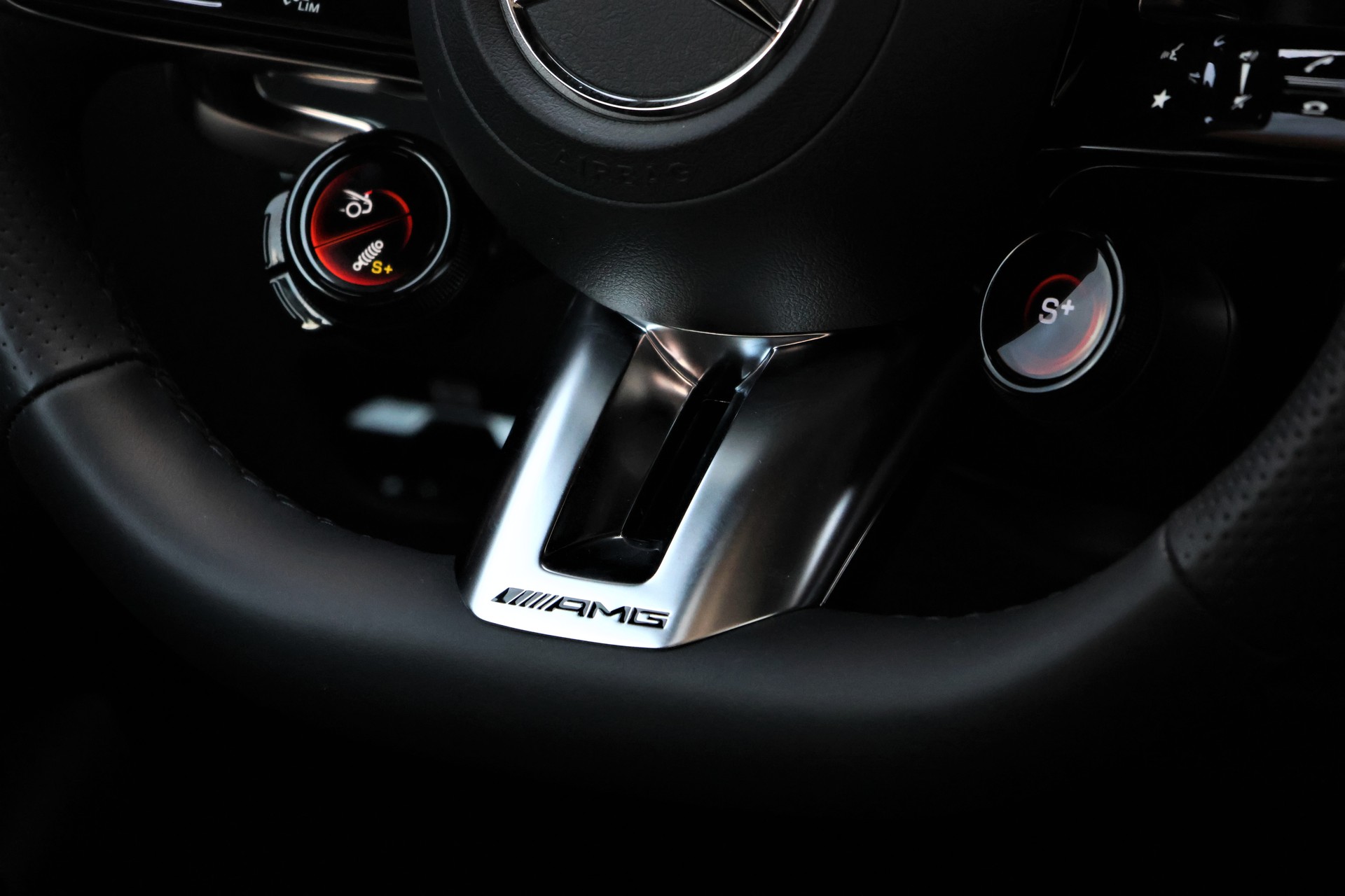 MERCEDES-BENZ AMG GT 63 4Matic+ Executive Edition (CH) *Magno White*-image-16