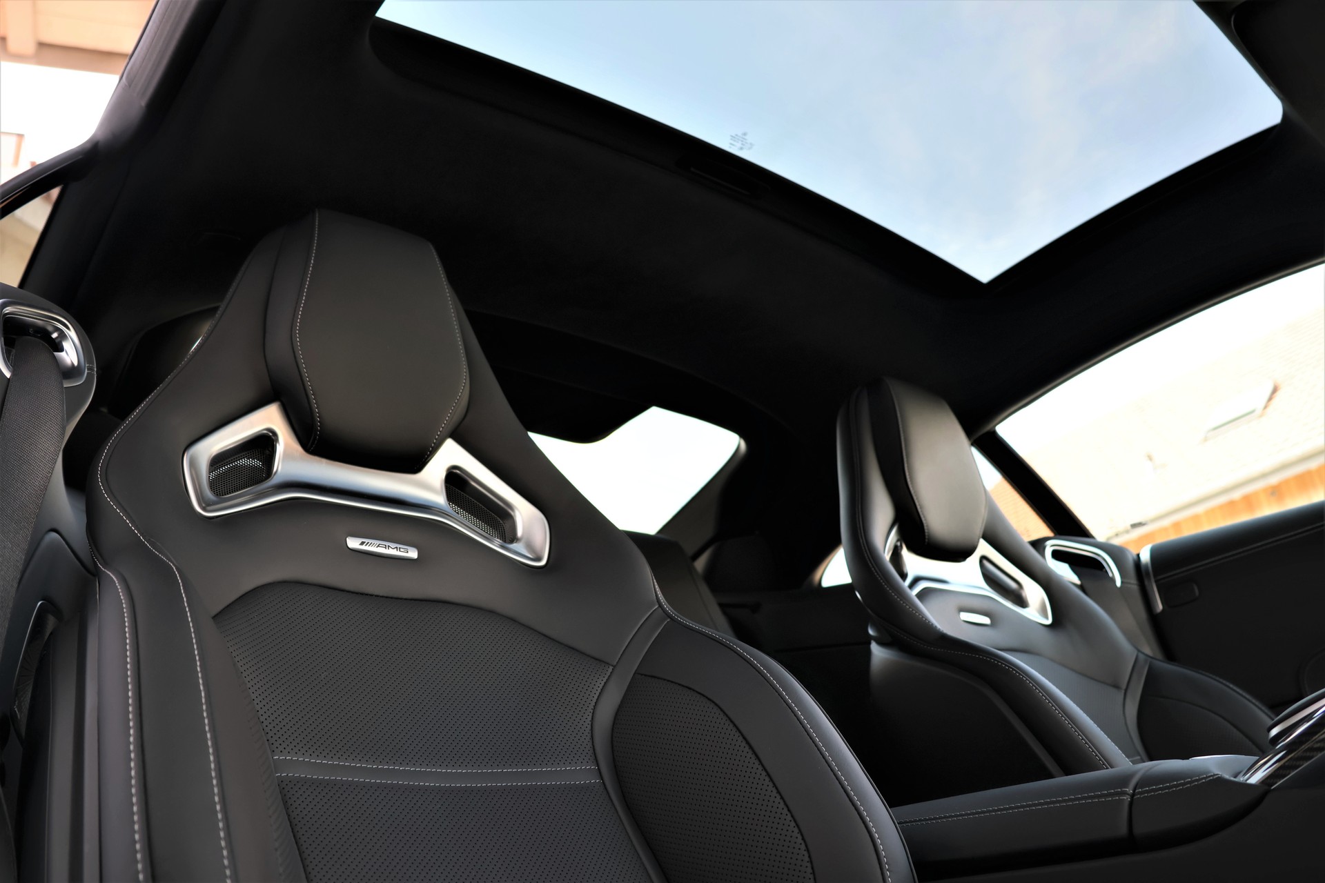 MERCEDES-BENZ AMG GT 63 4Matic+ Executive Edition (CH) *Magno White*-image-20