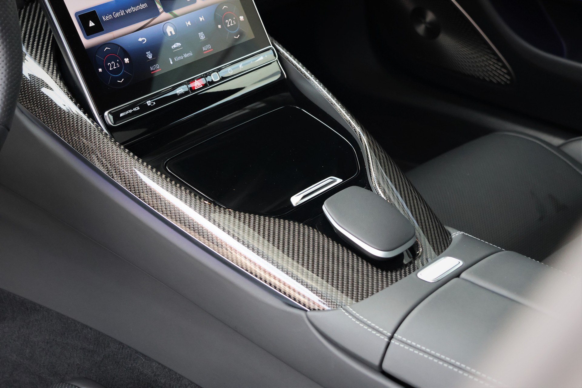 MERCEDES-BENZ AMG GT 63 4Matic+ Executive Edition (CH) *Magno White*-image-12