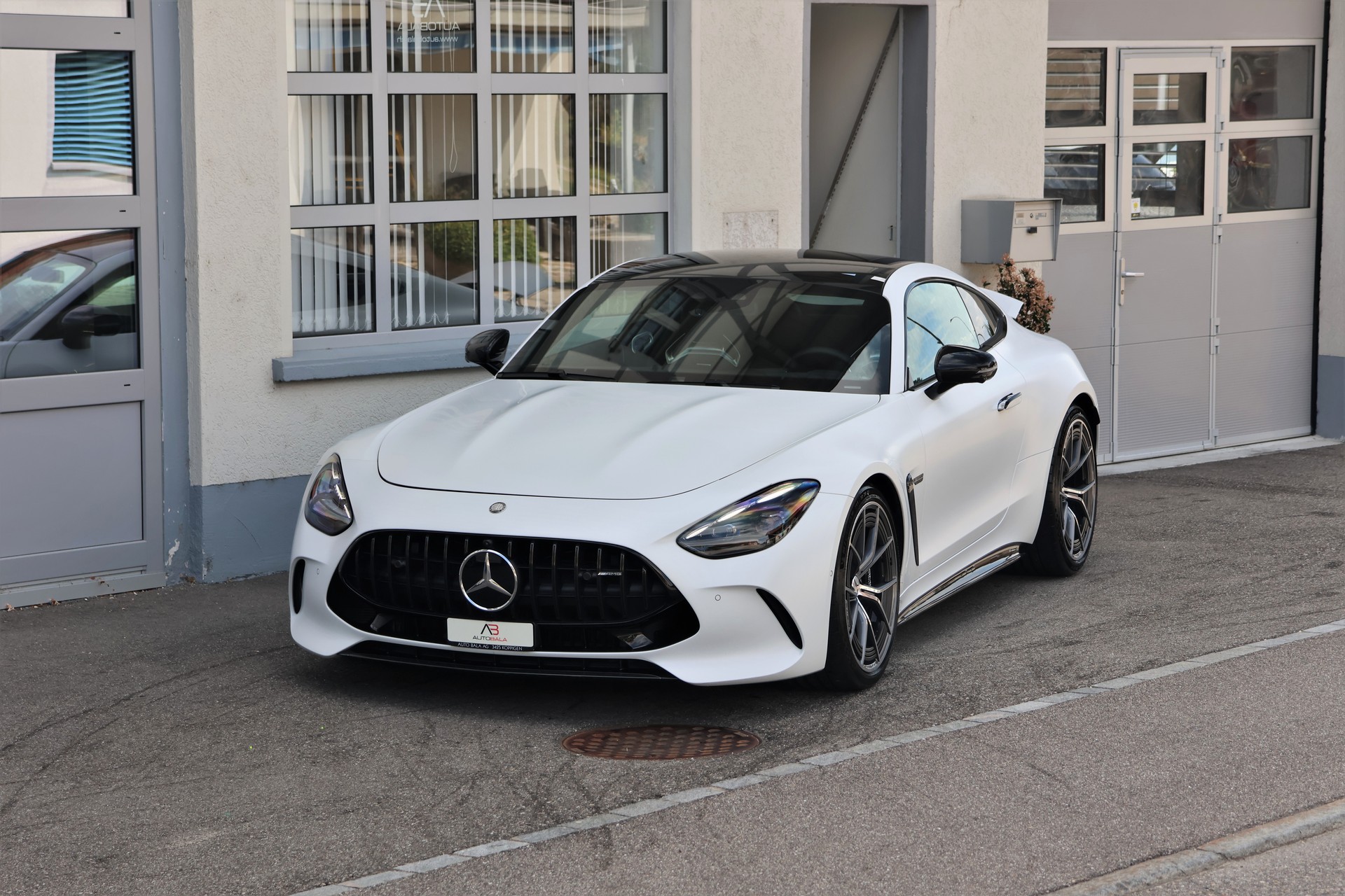 MERCEDES-BENZ AMG GT 63 4Matic+ Executive Edition (CH) *Magno White*-image-0