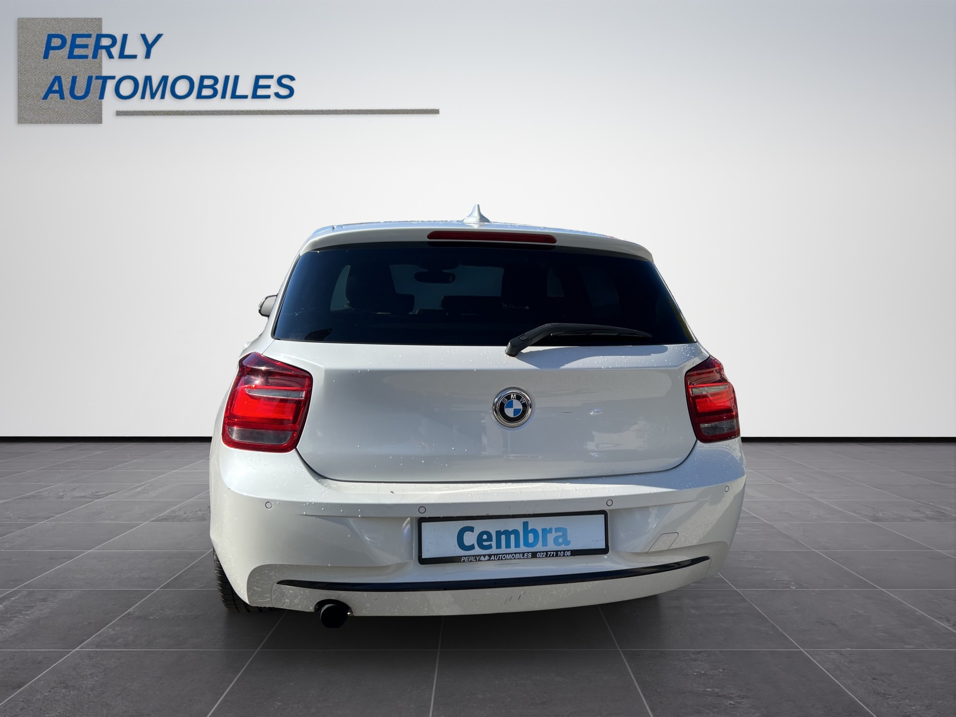 BMW 118i Sport Line-image-4