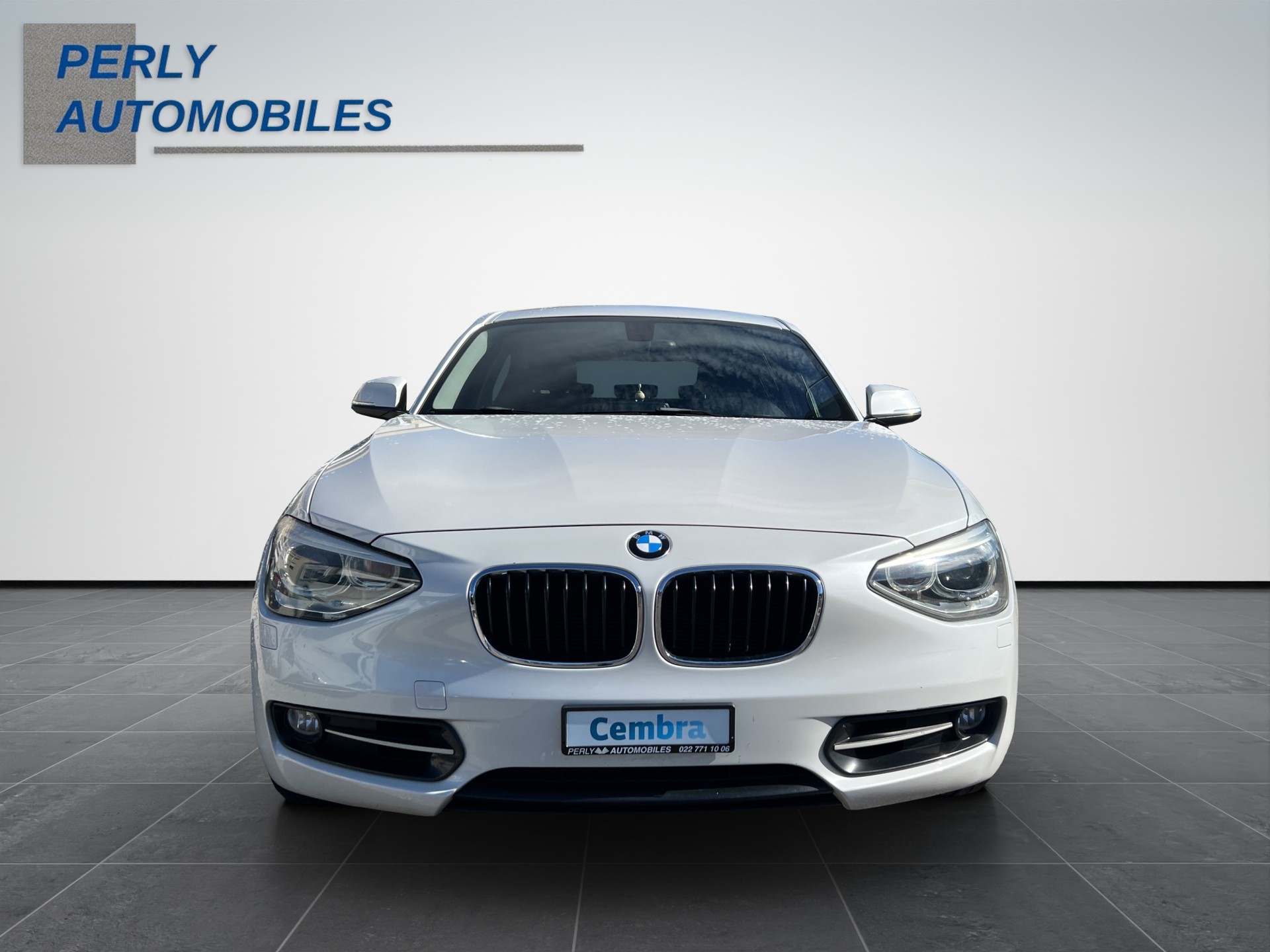 BMW 118i Sport Line-image-0