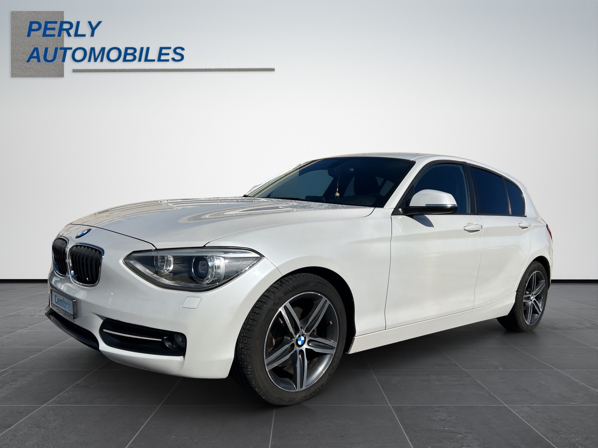 BMW 118i Sport Line-image-1