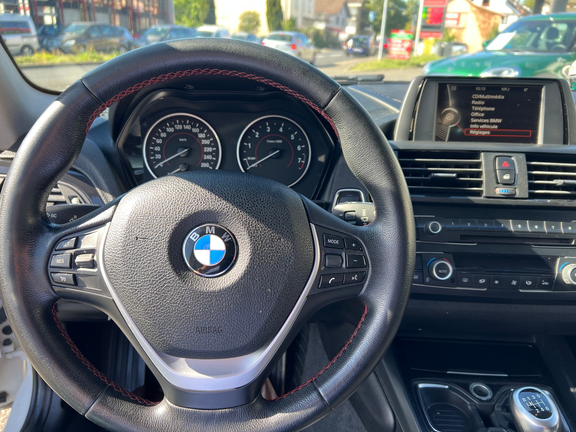 BMW 118i Sport Line-image-11