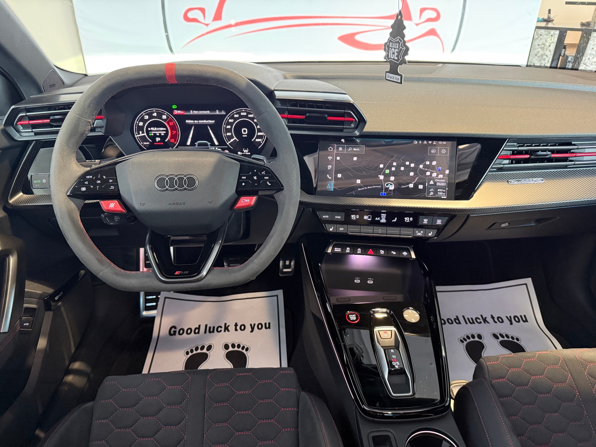 AUDI RS3 Sportback 2.5 TSI quattro S-tronic-image-19