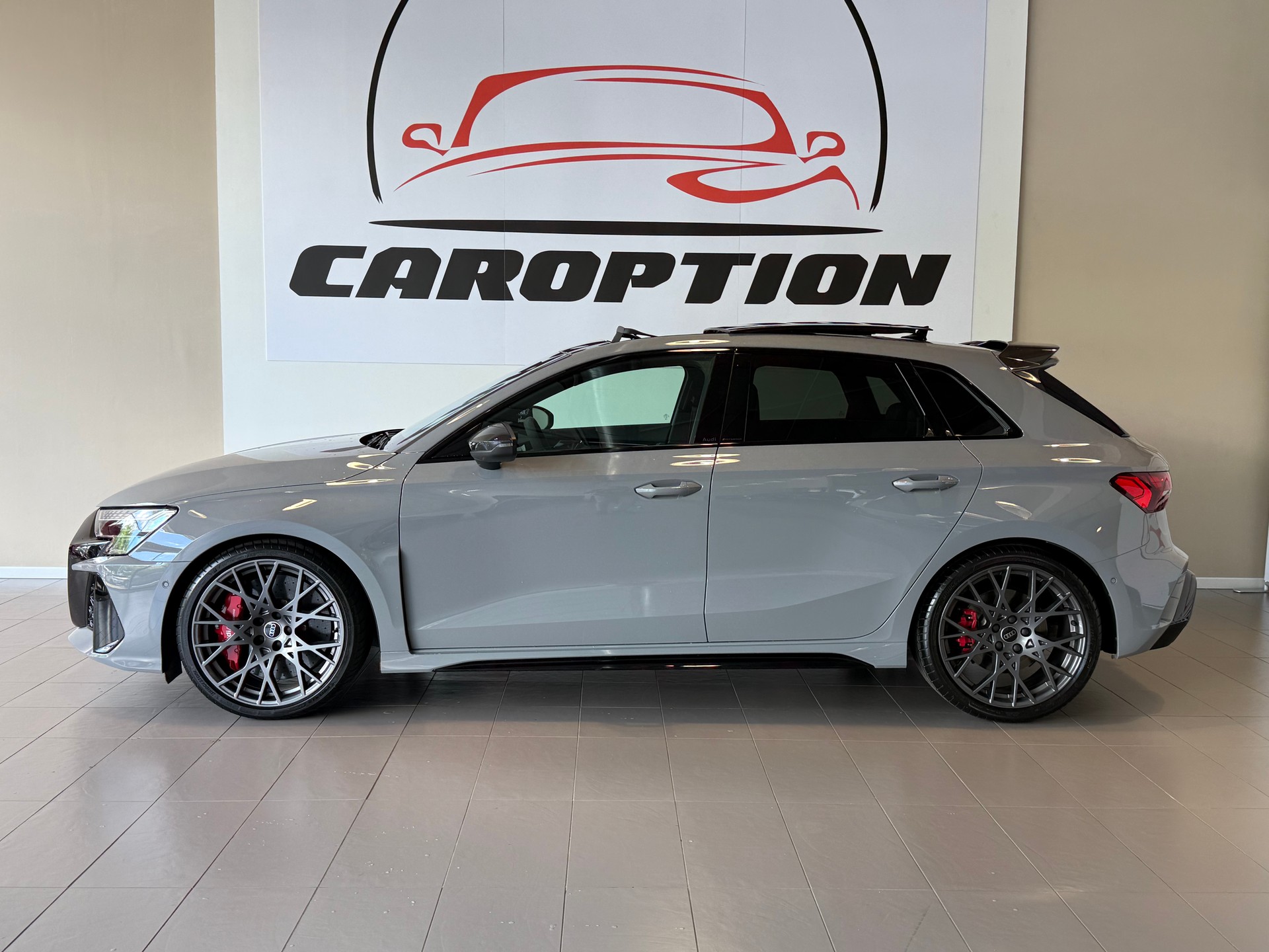 AUDI RS3 Sportback 2.5 TSI quattro S-tronic-image-4