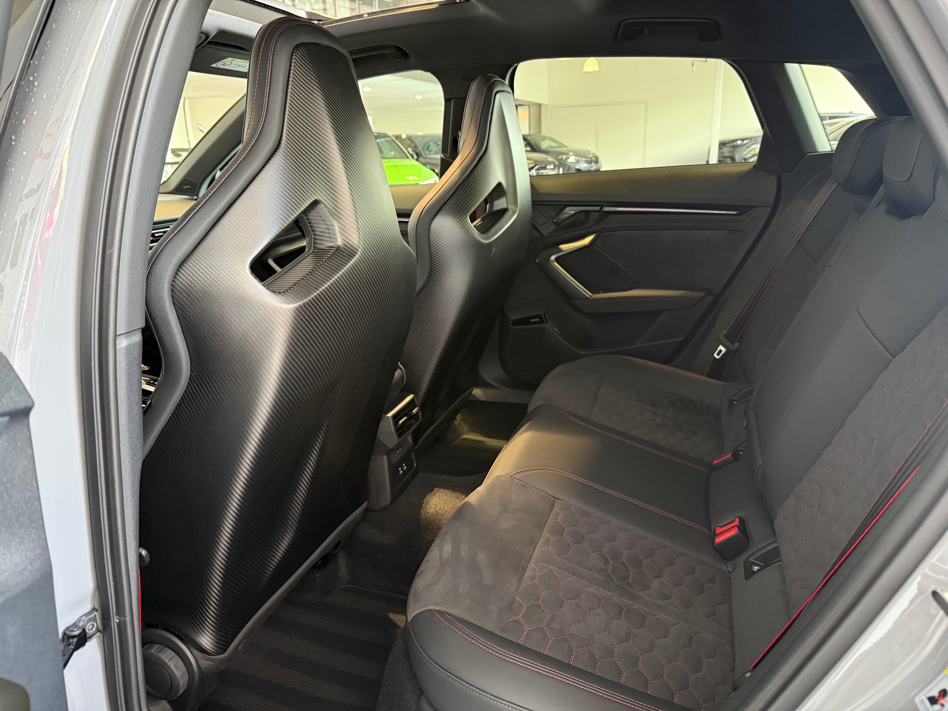 AUDI RS3 Sportback 2.5 TSI quattro S-tronic-image-18