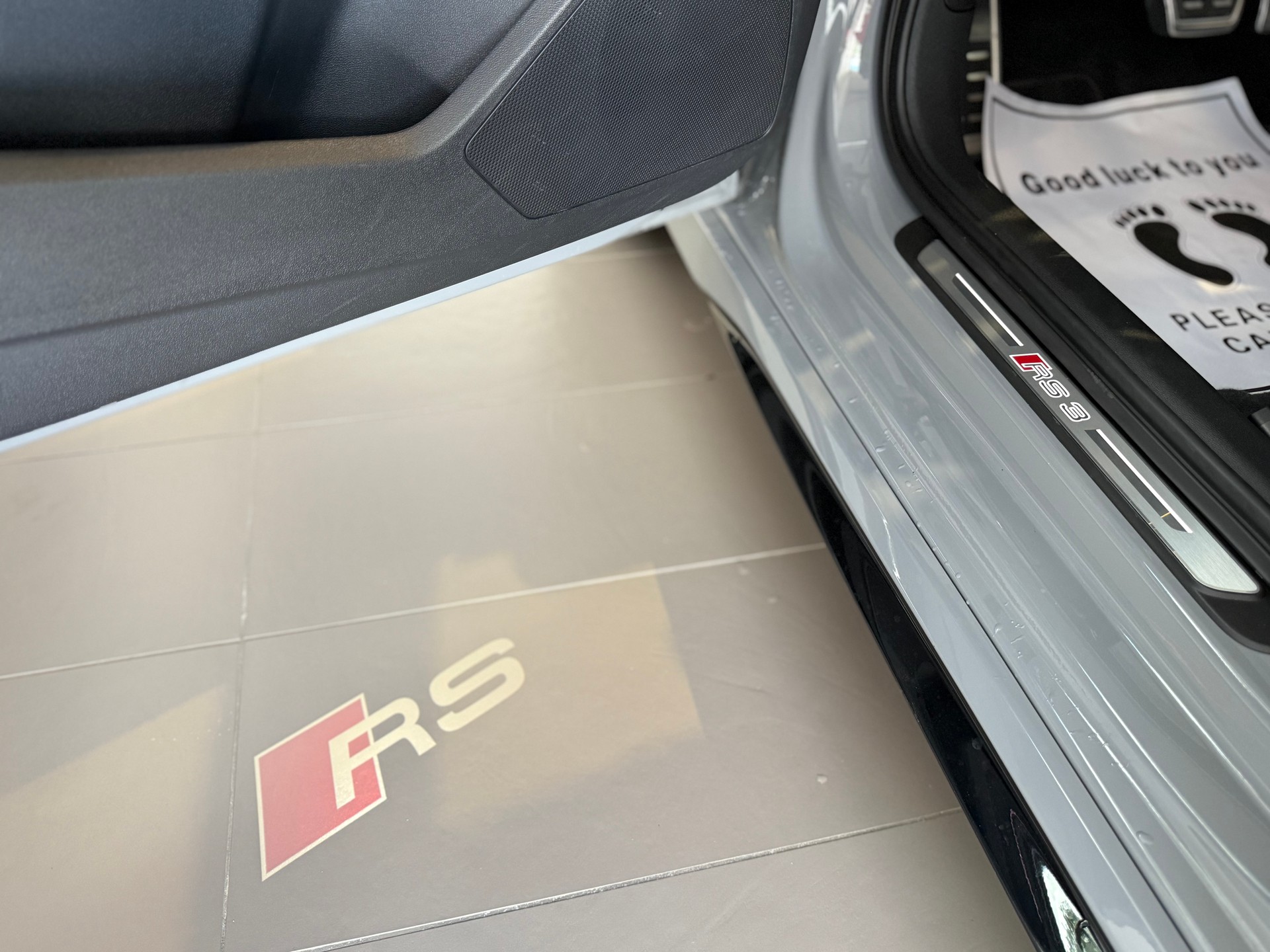 AUDI RS3 Sportback 2.5 TSI quattro S-tronic-image-14