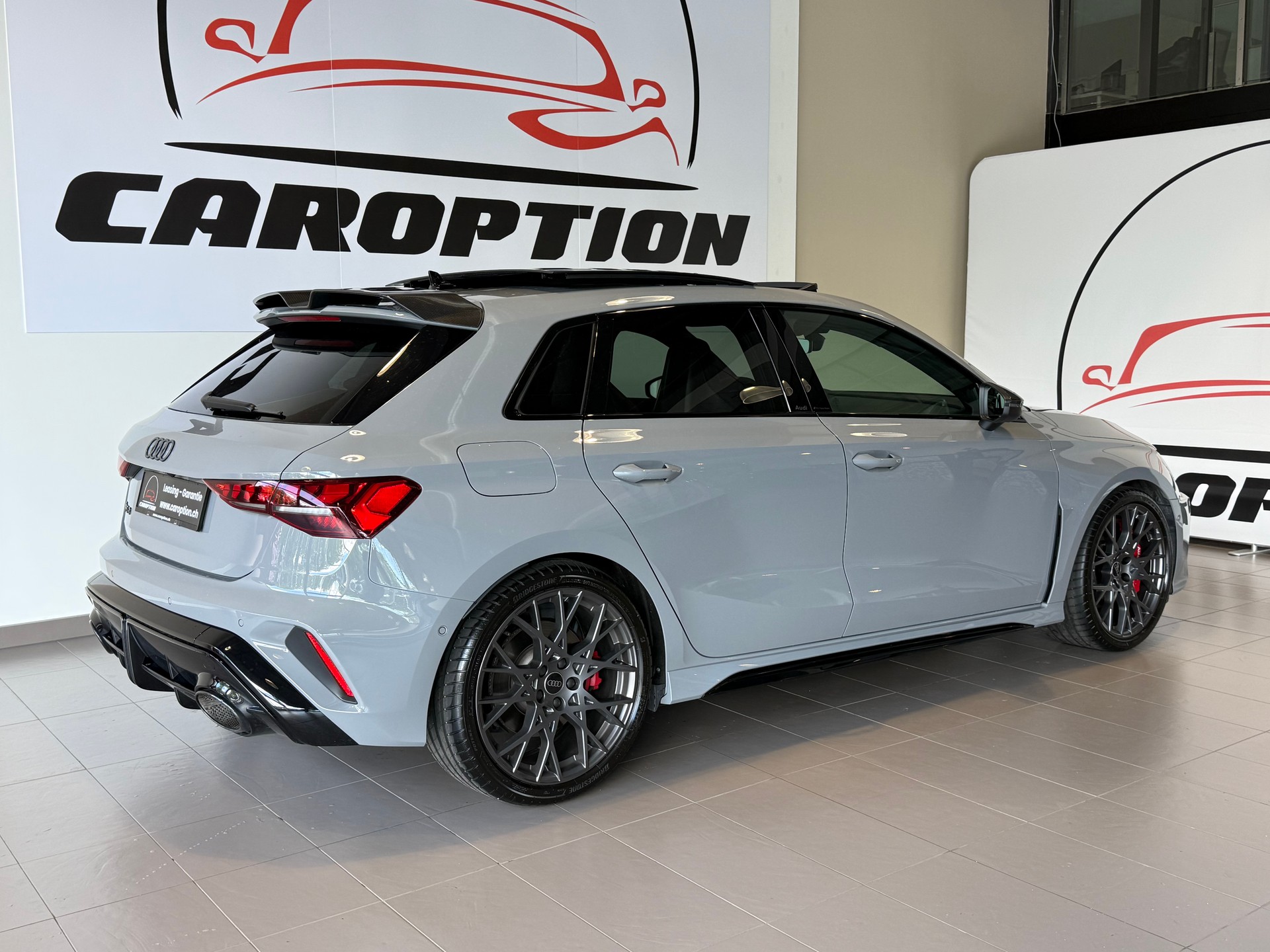 AUDI RS3 Sportback 2.5 TSI quattro S-tronic-image-6