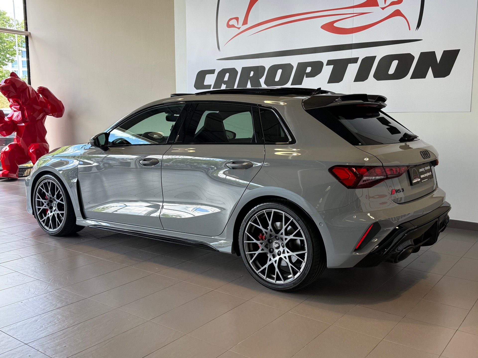 AUDI RS3 Sportback 2.5 TSI quattro S-tronic-image-8