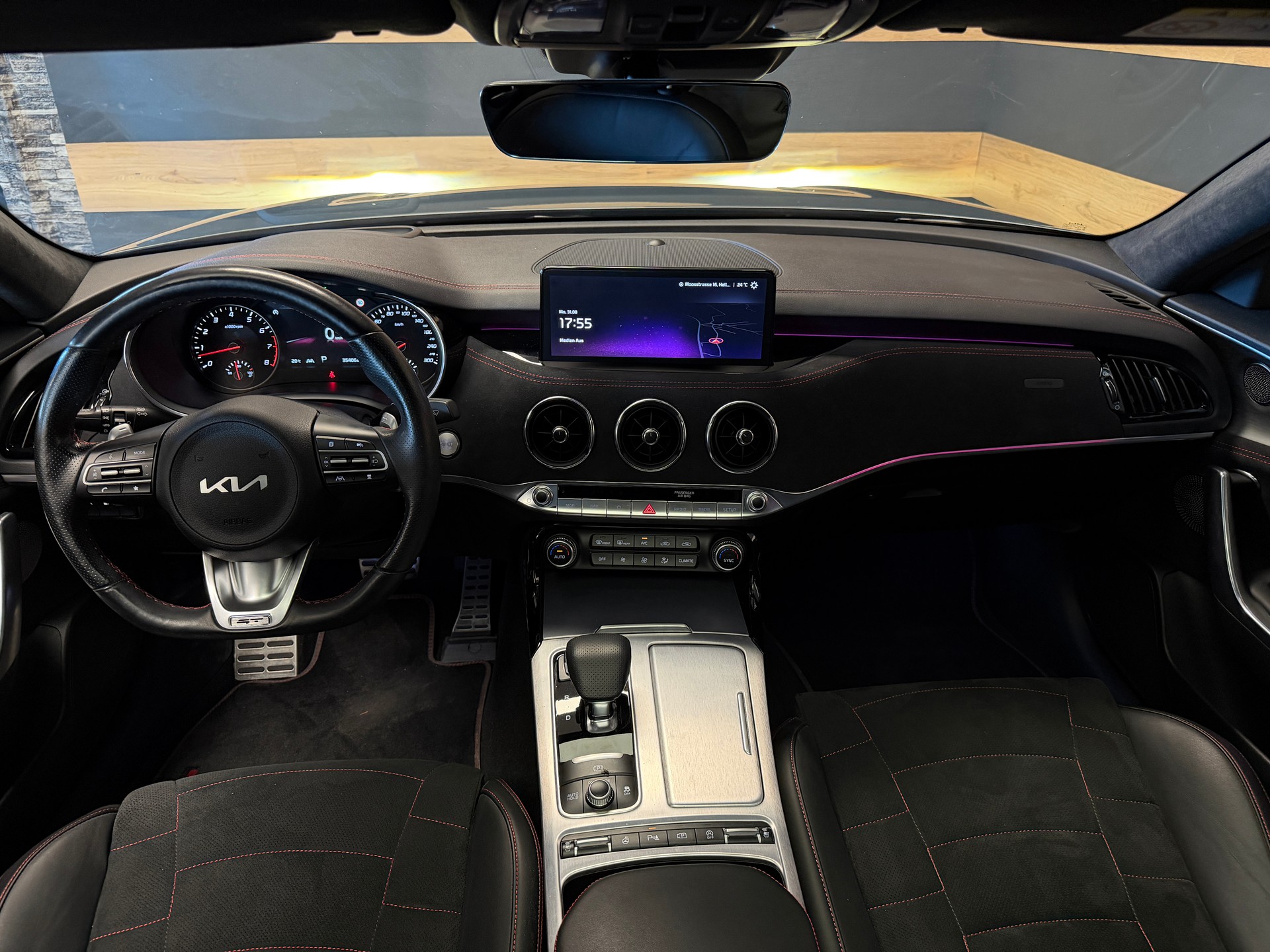 KIA Stinger 3.3 T-GDi GT Automat AWD-image-10