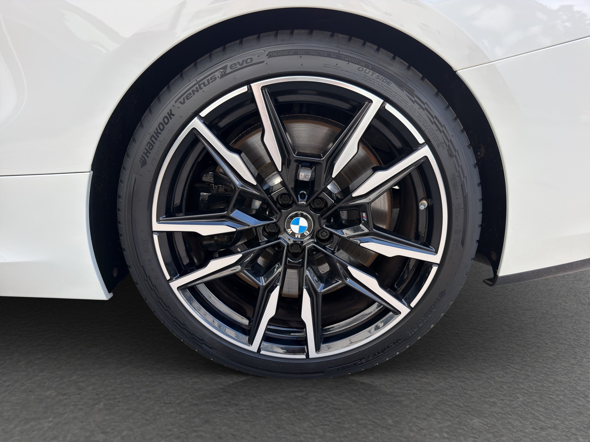 BMW M850i xDrive Steptronic-image-14