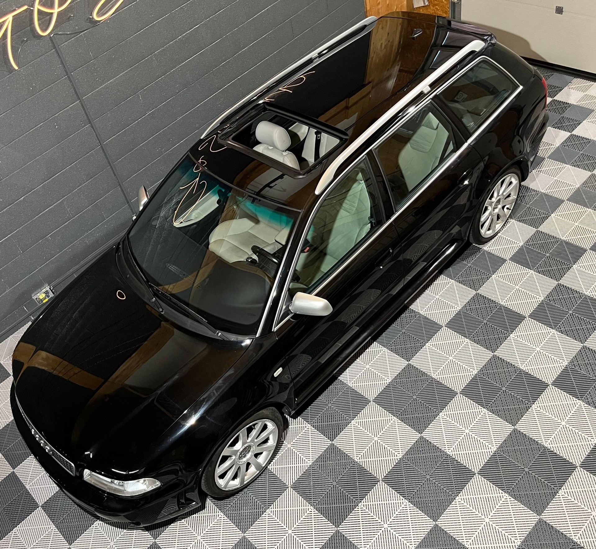 AUDI RS4 Avant quattro-image-5