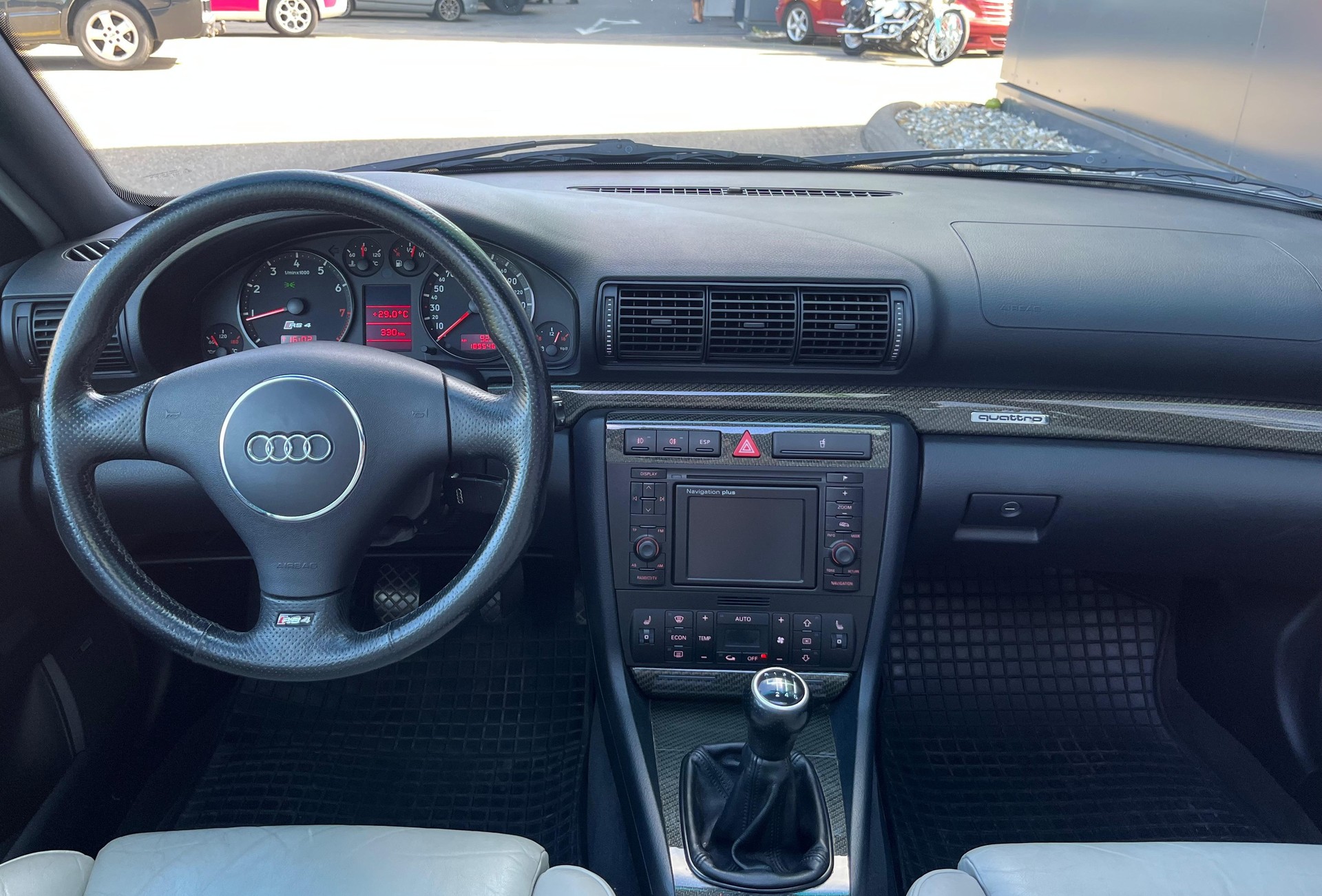 AUDI RS4 Avant quattro-image-15