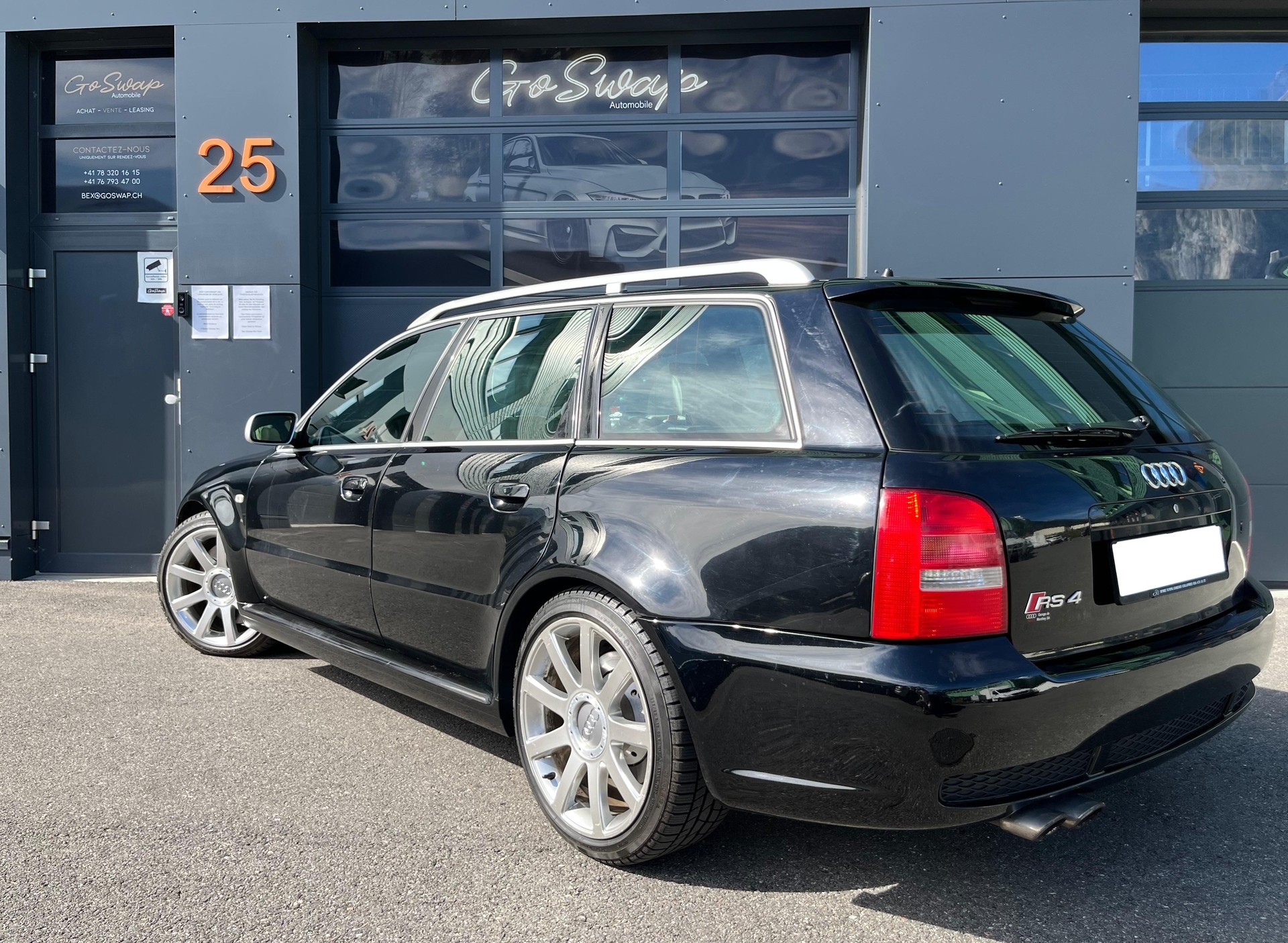AUDI RS4 Avant quattro-image-9