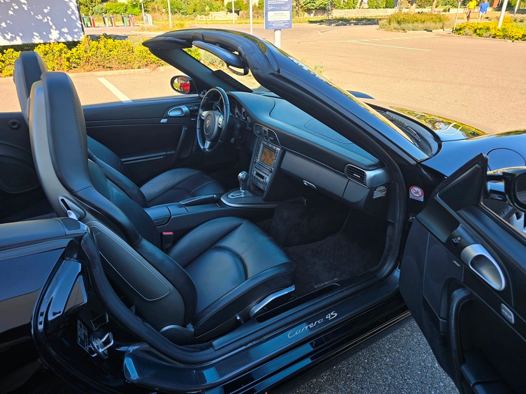 PORSCHE 911 Cabriolet 3.8 Carrera 4S-image-19