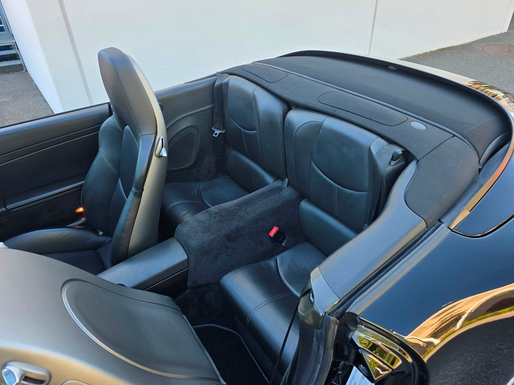 PORSCHE 911 Cabriolet 3.8 Carrera 4S-image-17