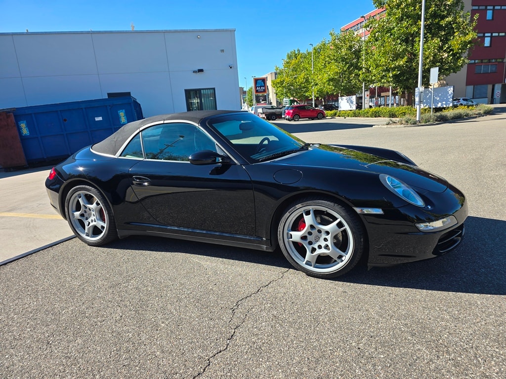 PORSCHE 911 Cabriolet 3.8 Carrera 4S-image-9