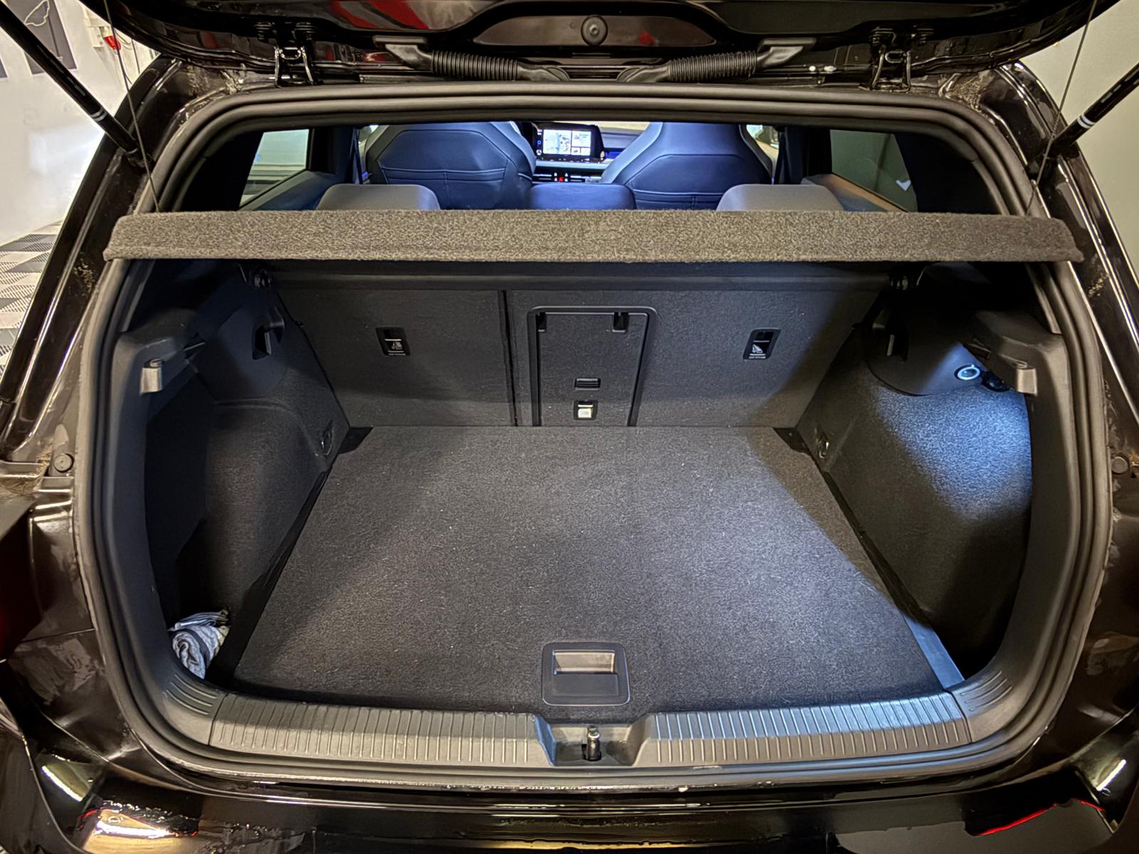 VW Golf 1.5 eTSI mHEV ACT R-Line 75 Edition DSG-image-25