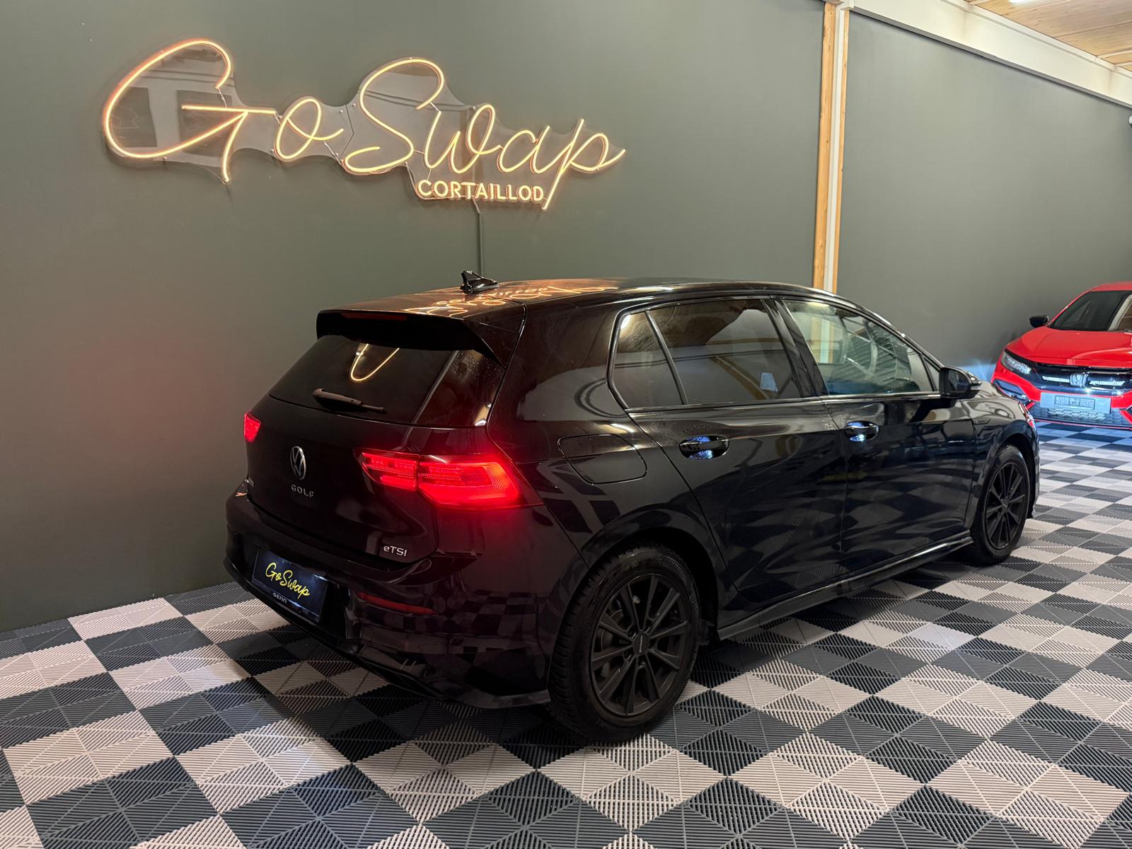 VW Golf 1.5 eTSI mHEV ACT R-Line 75 Edition DSG-image-5