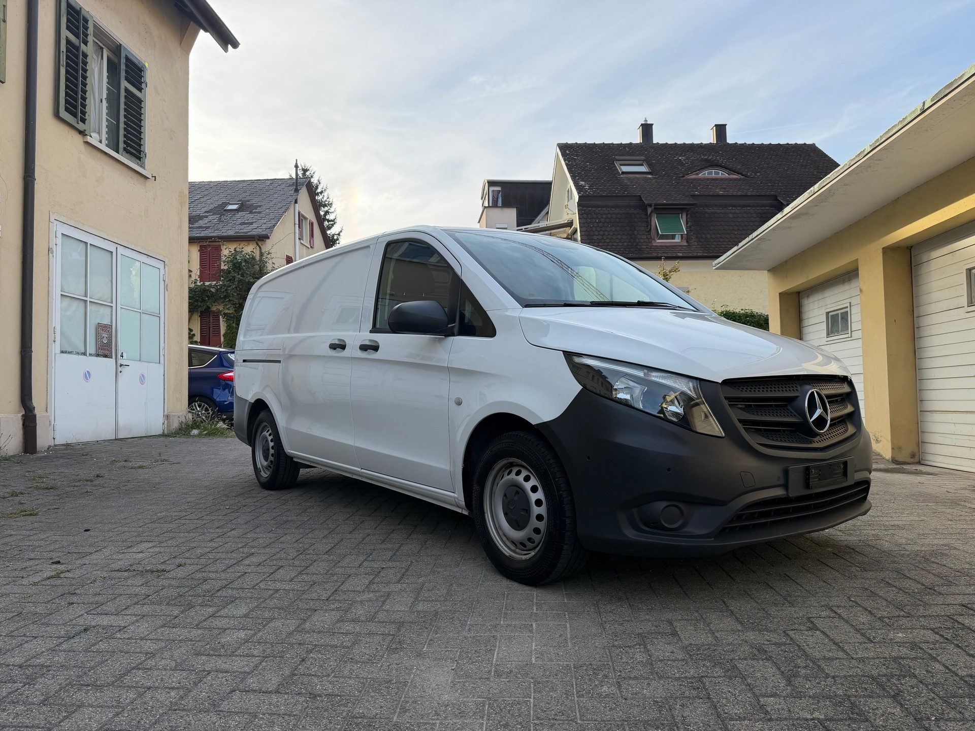 MERCEDES-BENZ Lieferwagen-image-0