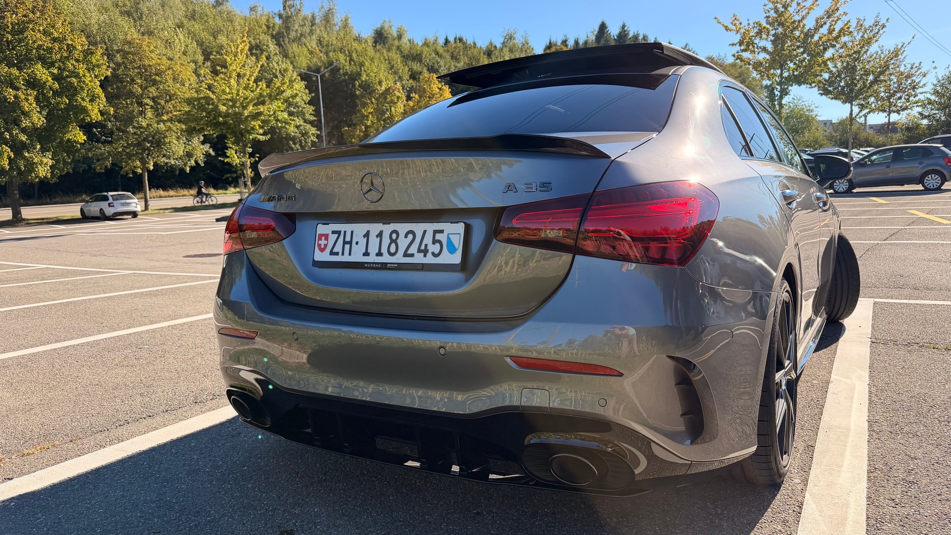 MERCEDES-BENZ A 35 AMG 4matic+ PANORAMA-GLASSCHIEBEDACH, PREMUM PLUS PAKET-image-2