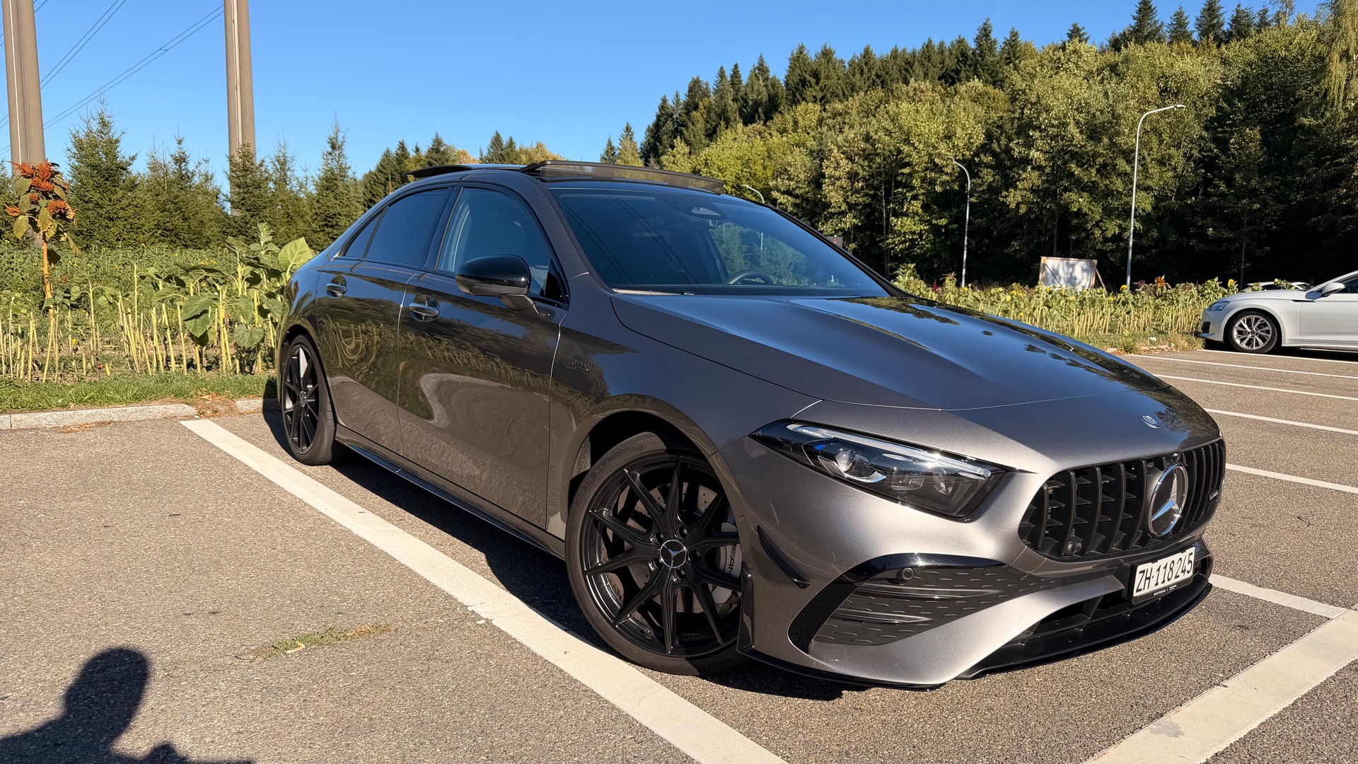 MERCEDES-BENZ A 35 AMG 4matic+ PANORAMA-GLASSCHIEBEDACH, PREMUM PLUS PAKET-image-1